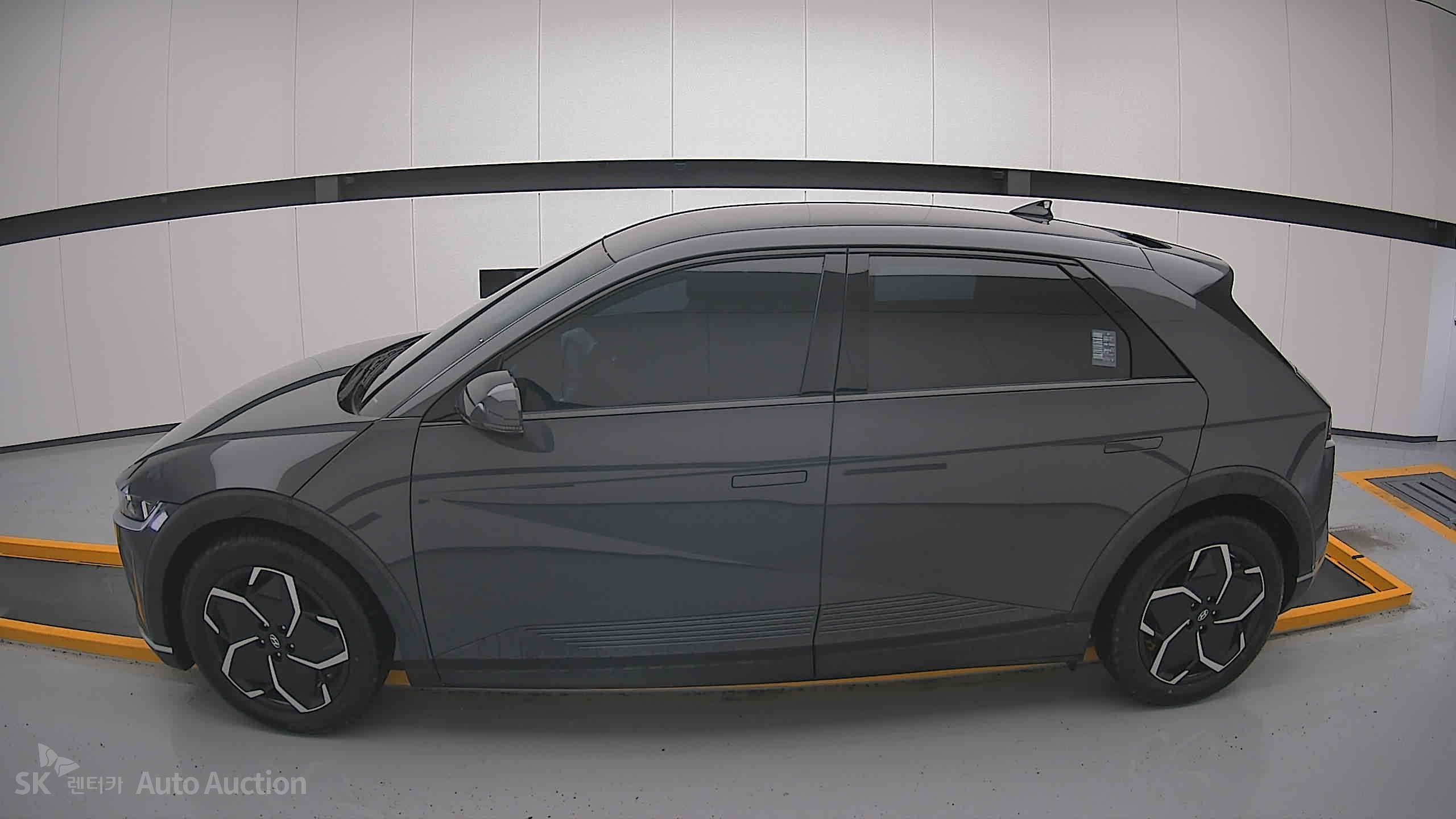 هيونداي Ioniq 2023 — صورة 13