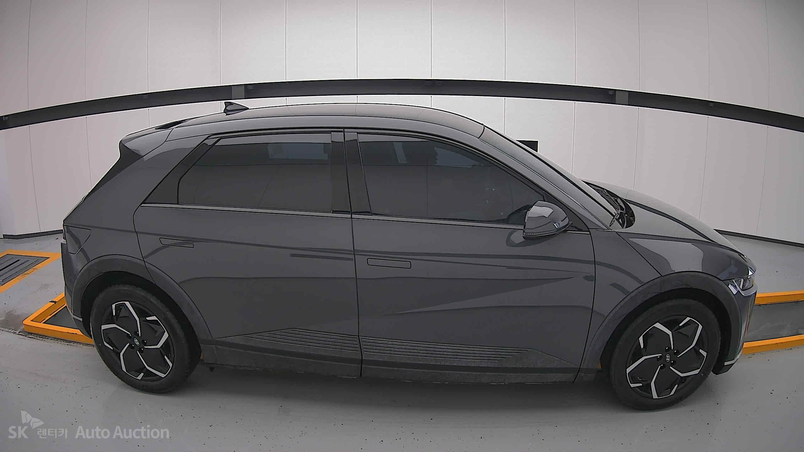 هيونداي Ioniq 2023 — صورة 19