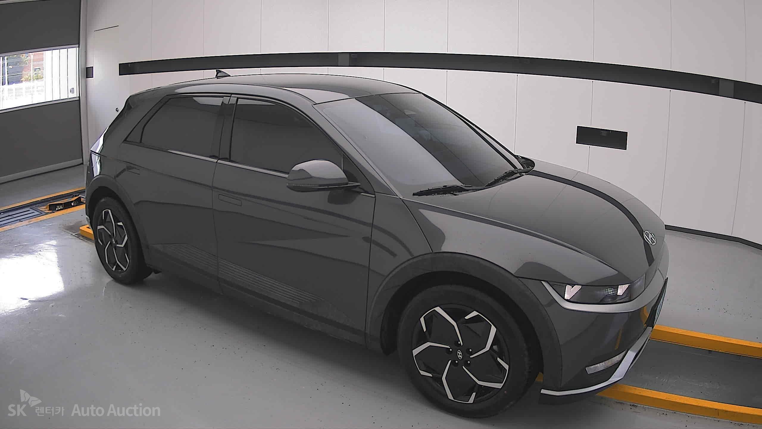 هيونداي Ioniq 2023 — صورة 20