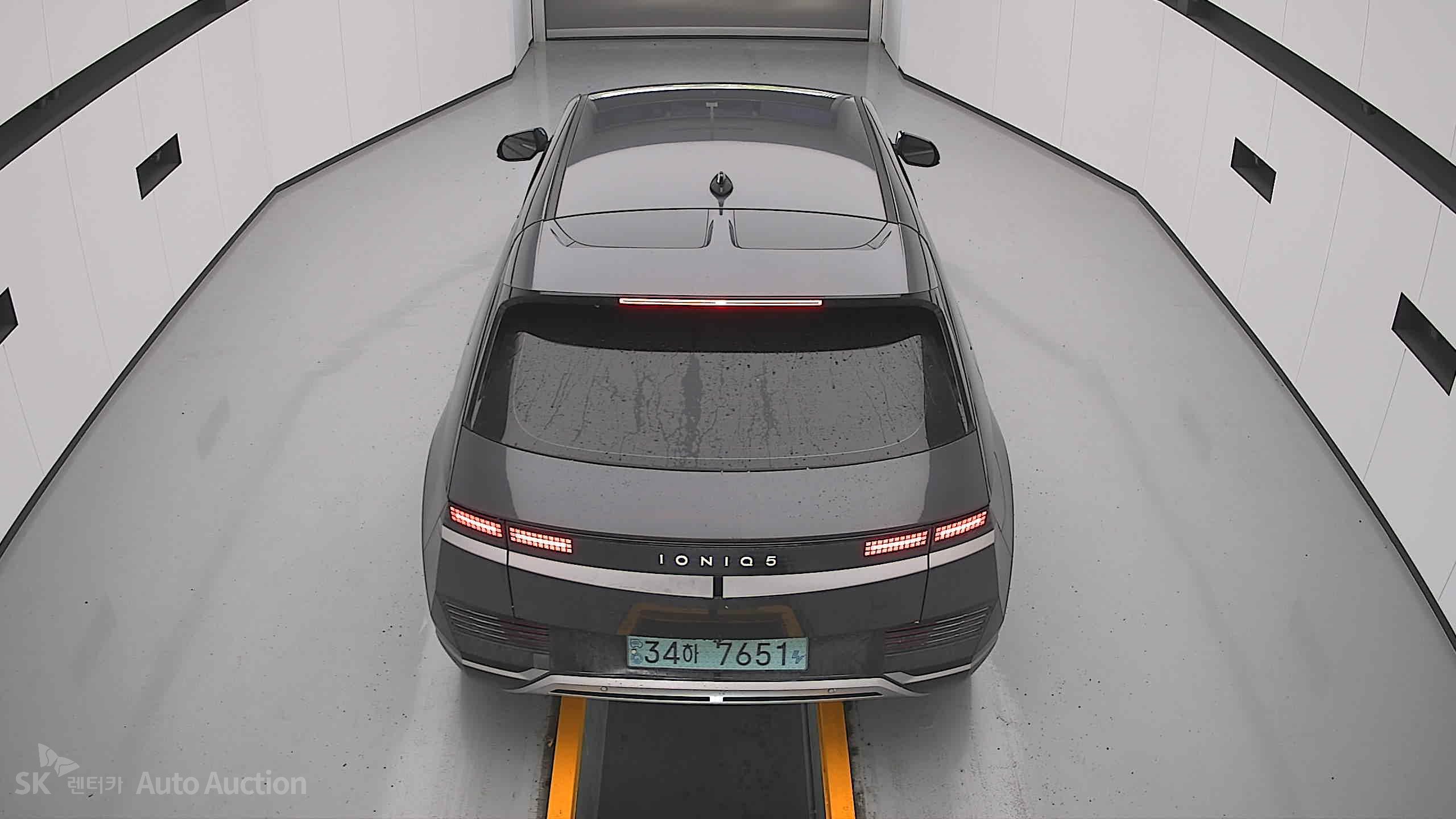 هيونداي Ioniq 2023 — صورة 23