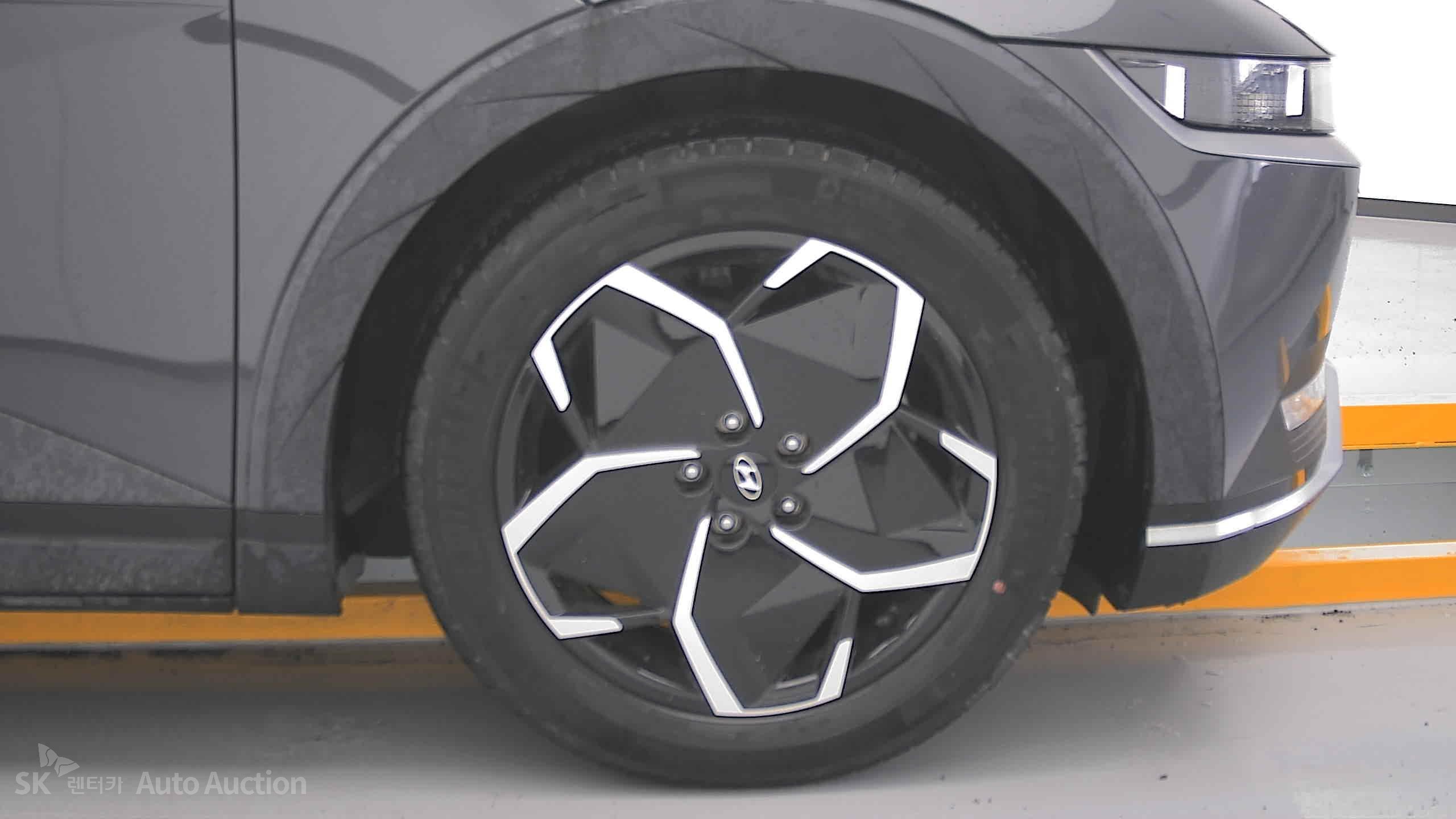 هيونداي Ioniq 2023 — صورة 28