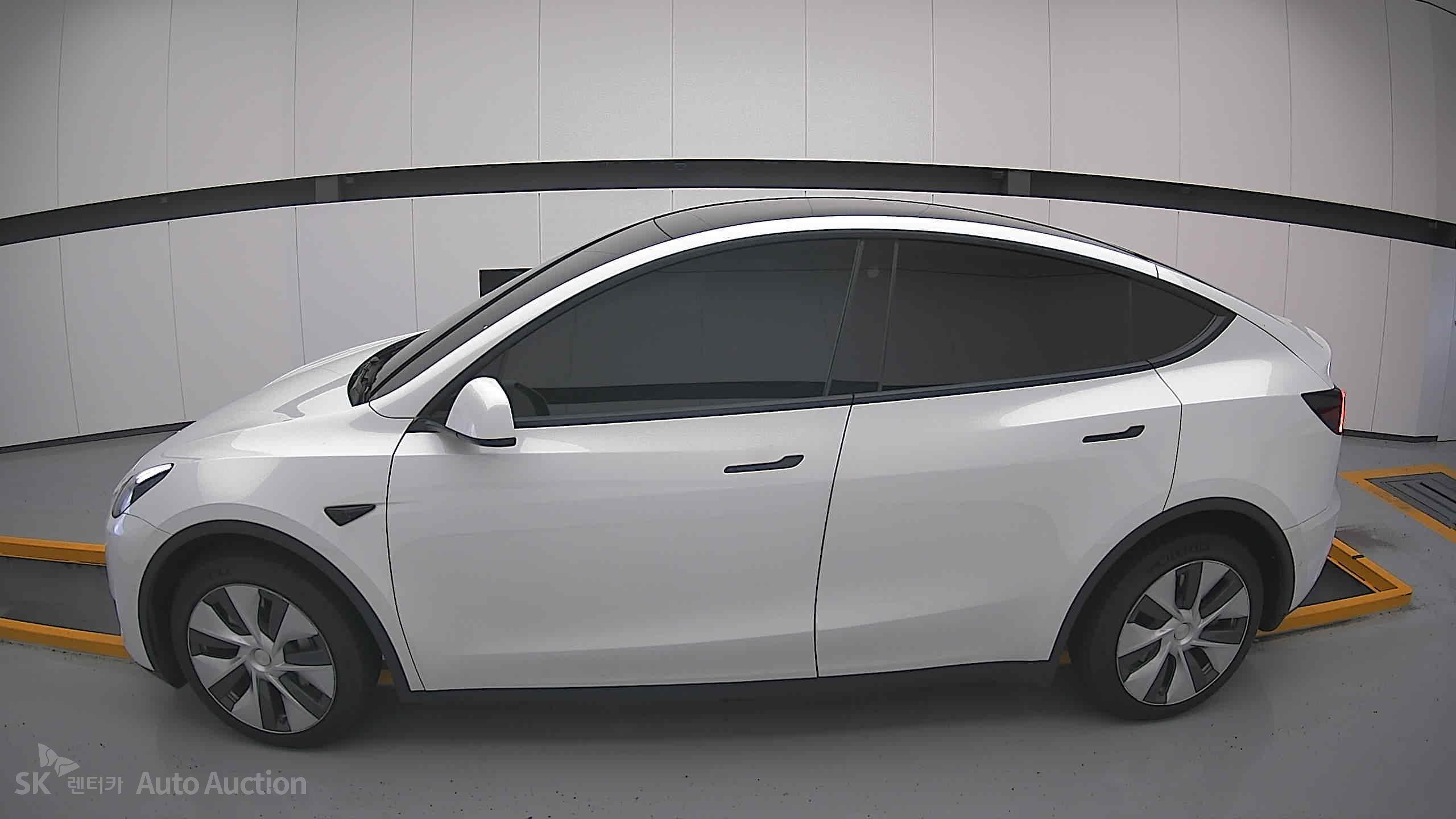 Tesla Model Y 2022 — صورة 13