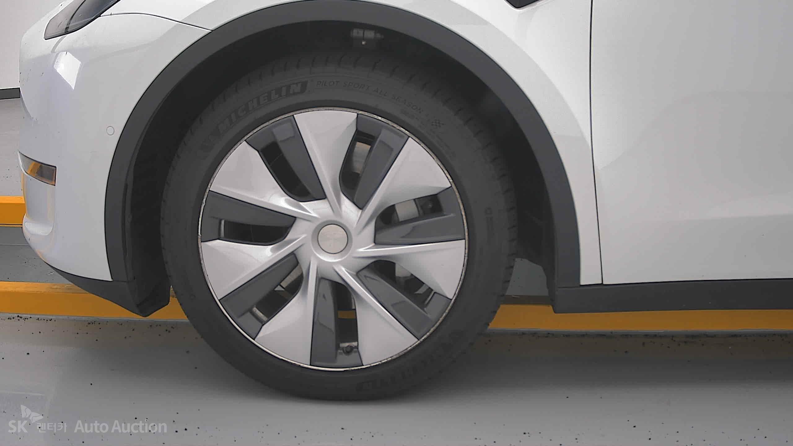 Tesla Model Y 2022 — صورة 25