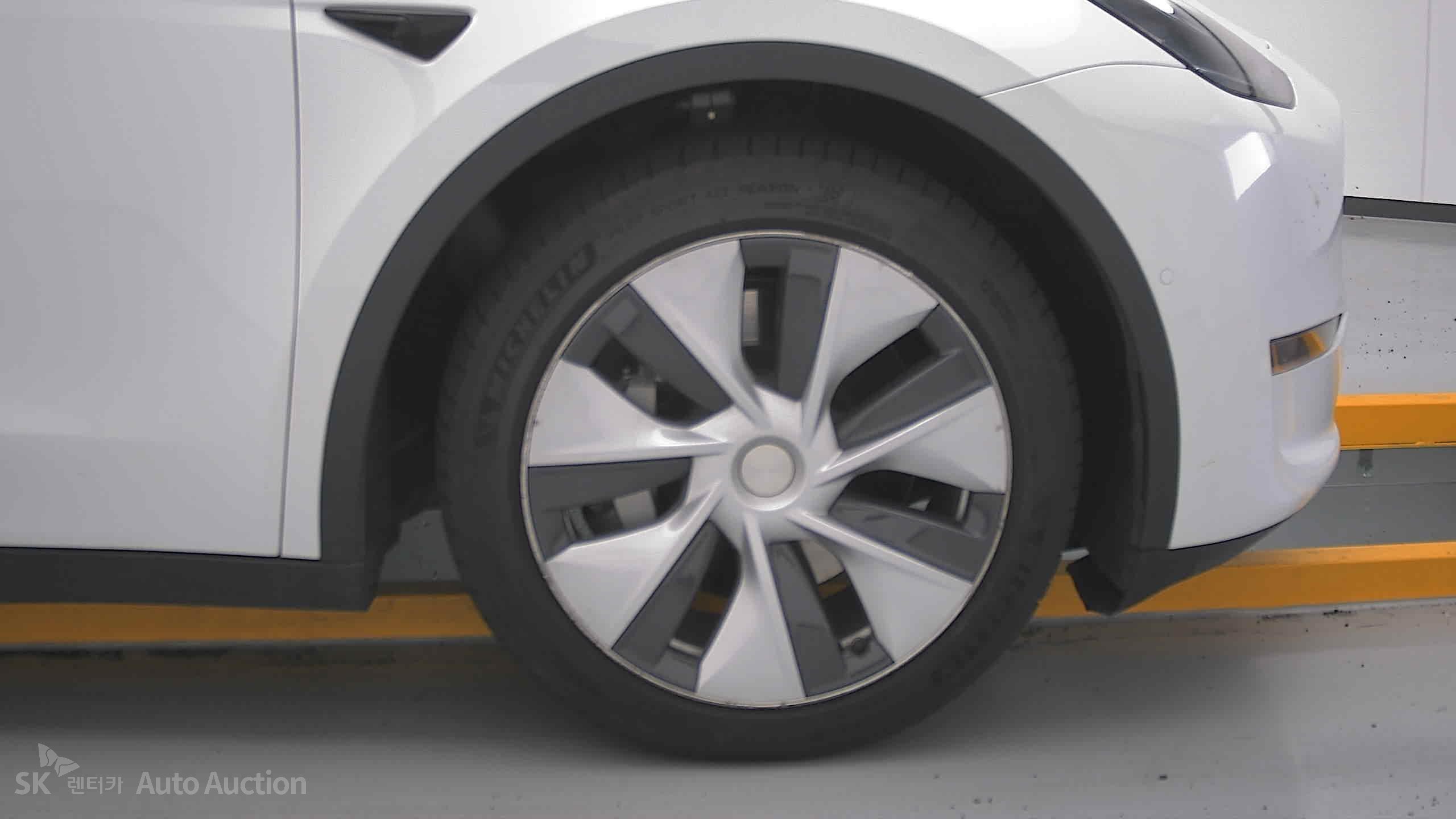 Tesla Model Y 2022 — صورة 28