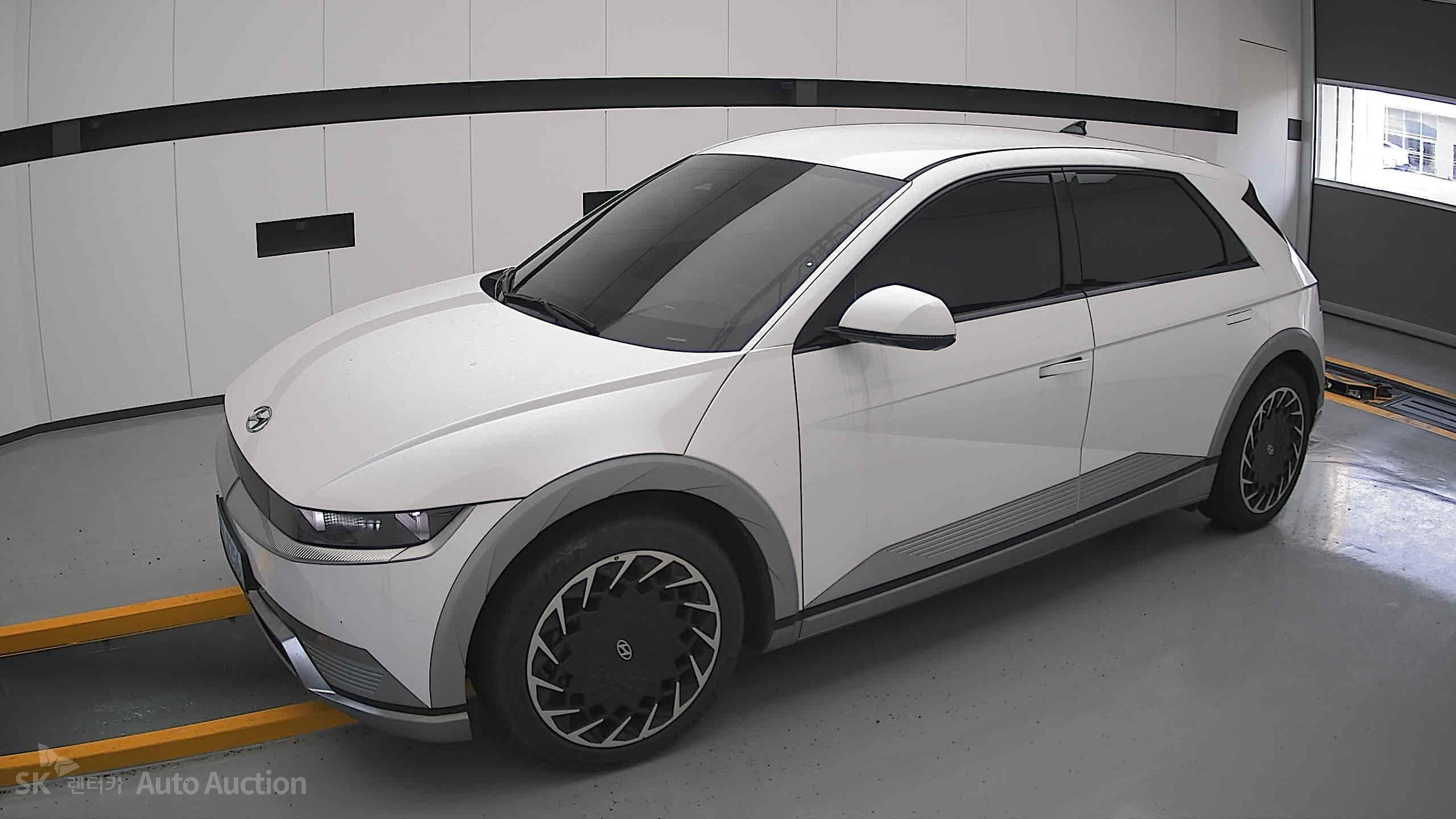 هيونداي Ioniq 2022 — صورة 12
