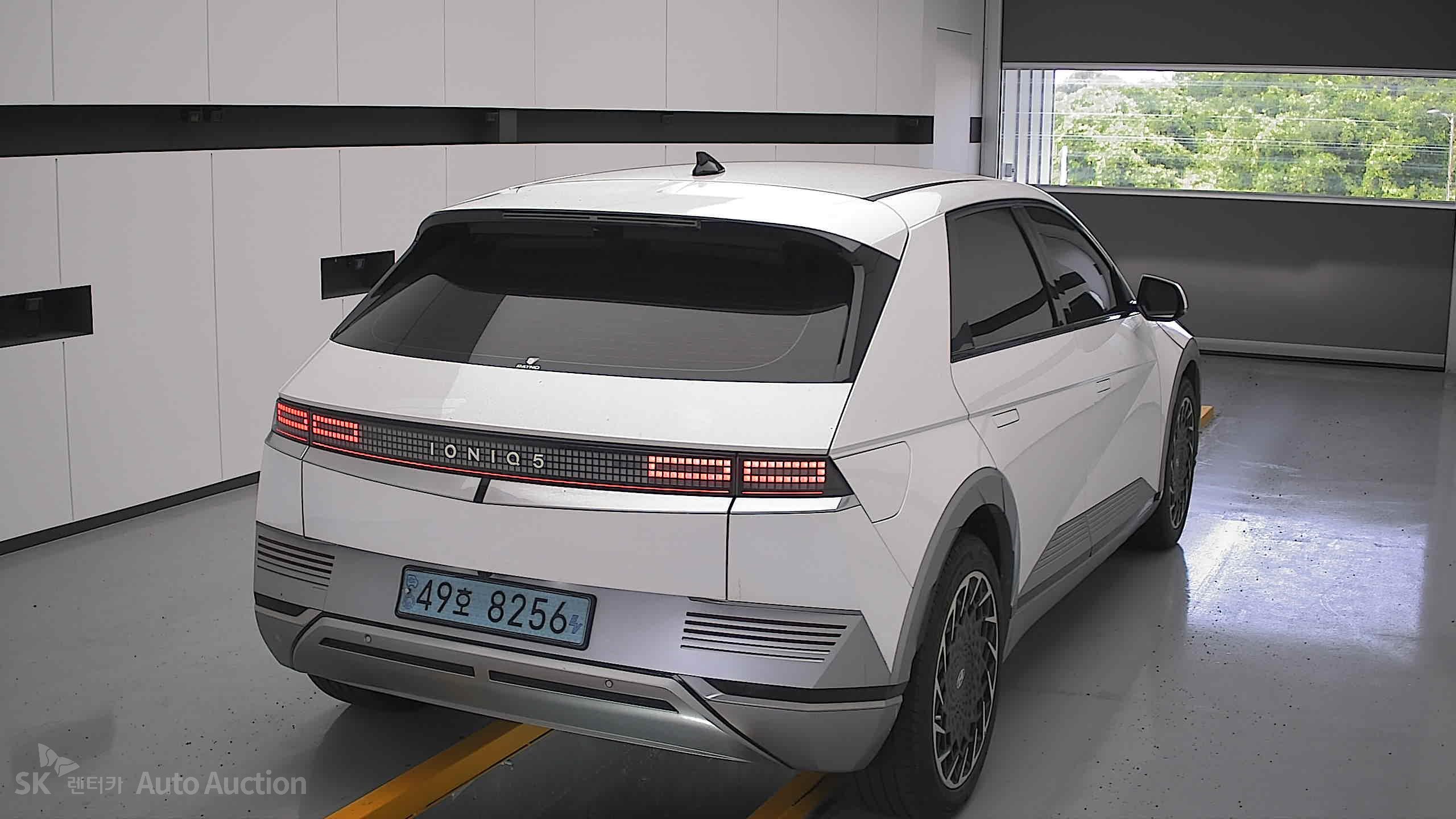 هيونداي Ioniq 2022 — صورة 16