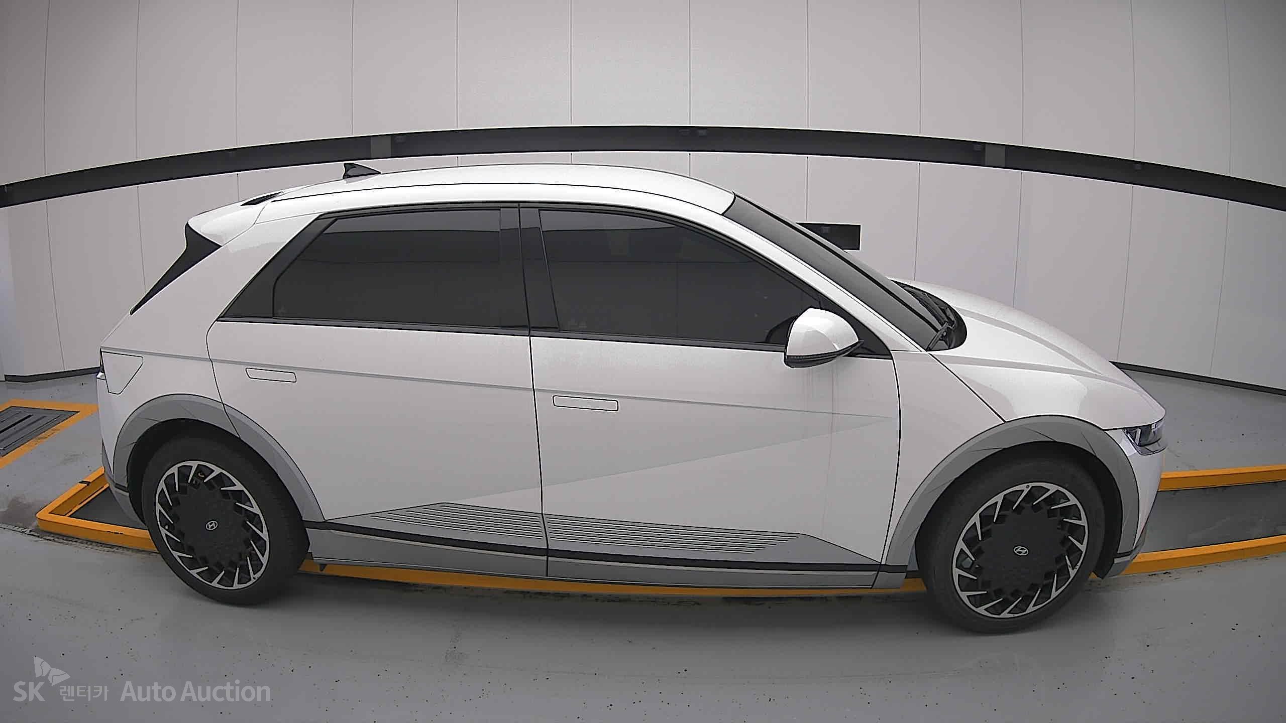 هيونداي Ioniq 2022 — صورة 19