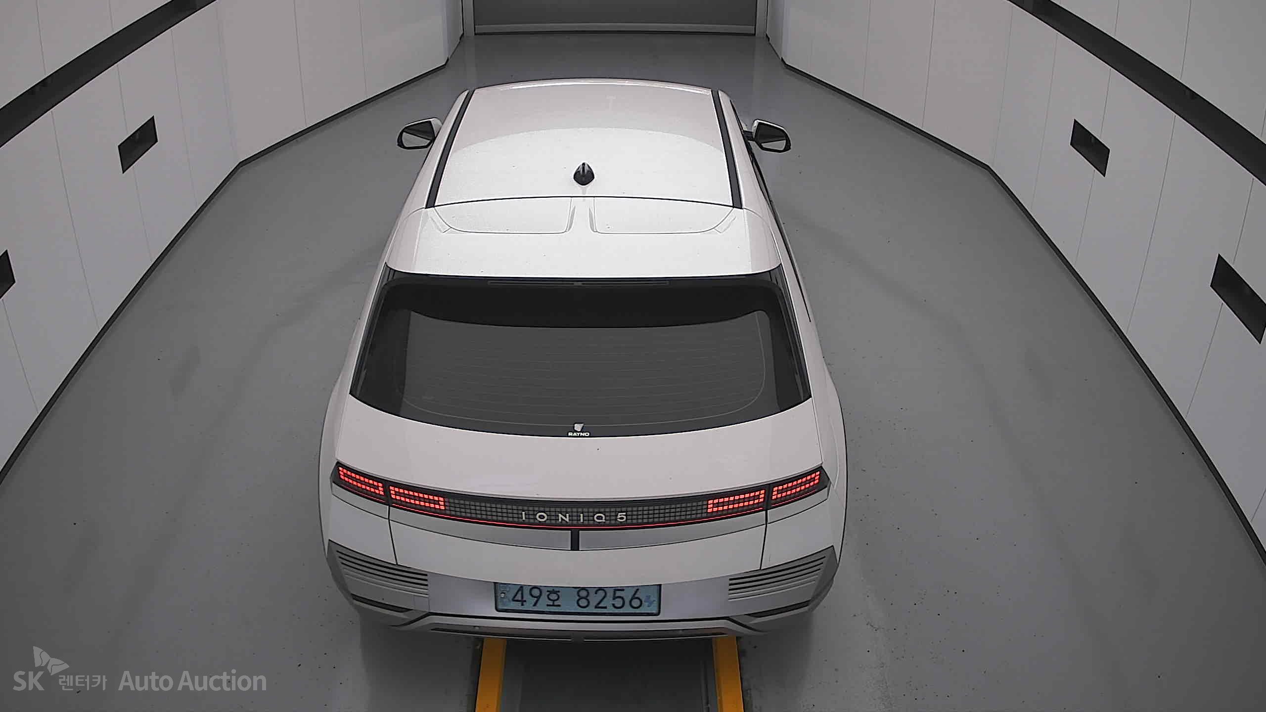 هيونداي Ioniq 2022 — صورة 23