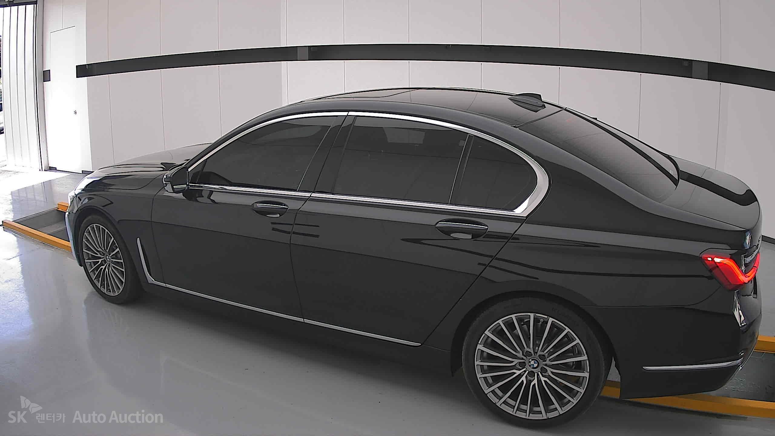 Bmw 7 Series 2022 — صورة 14