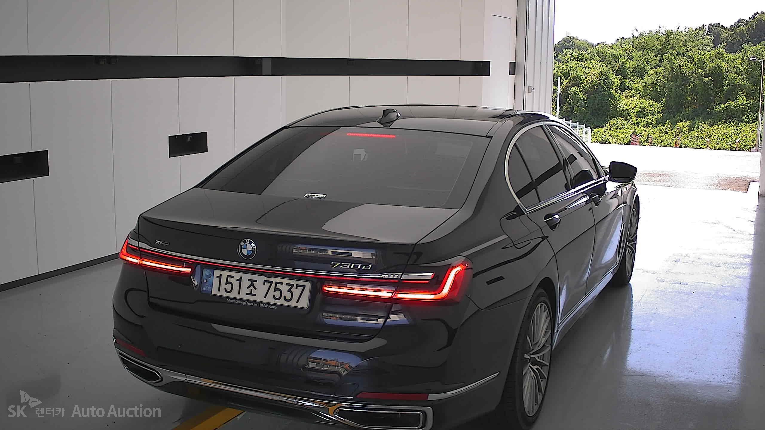 Bmw 7 Series 2022 — صورة 16