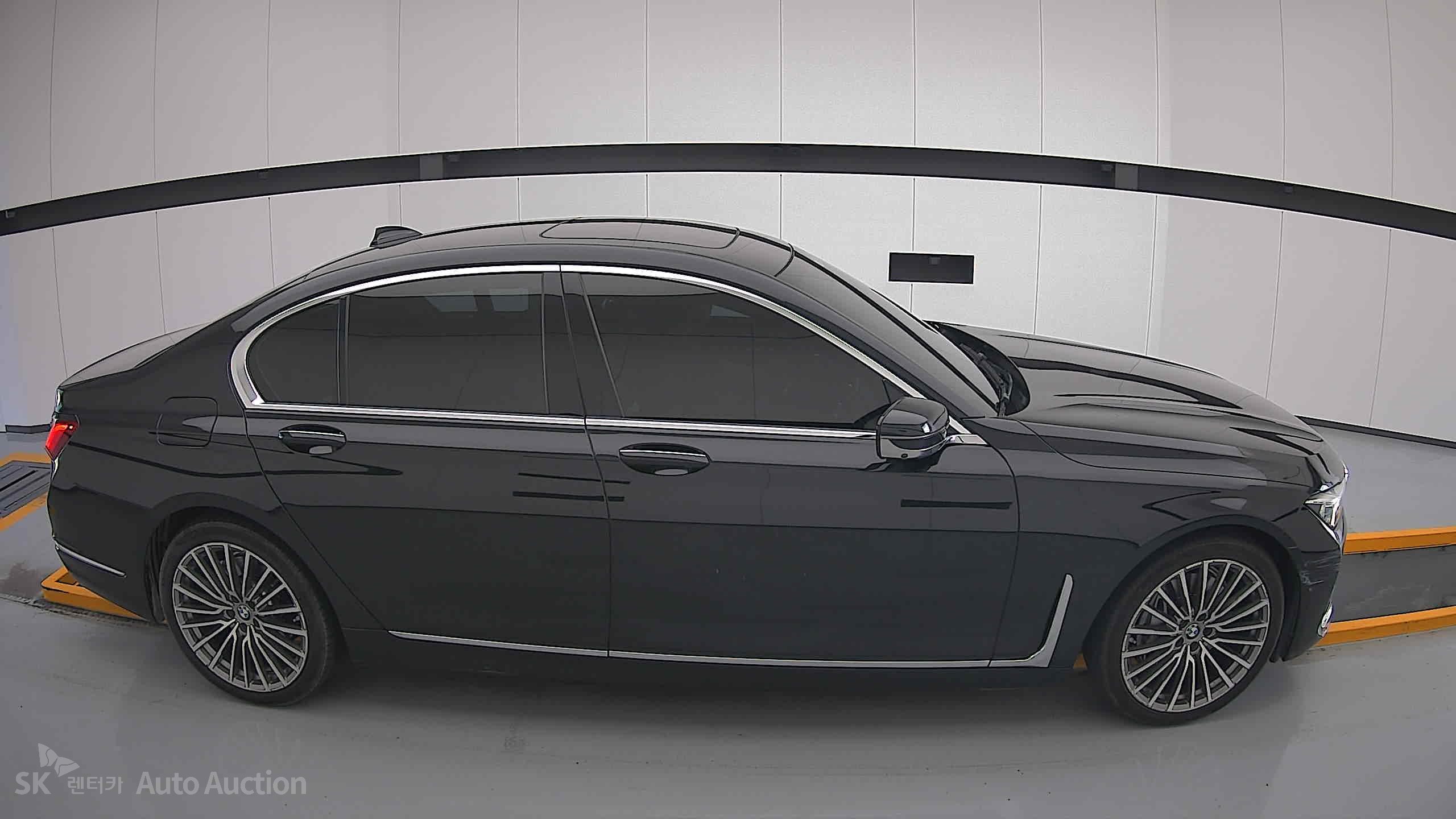 Bmw 7 Series 2022 — صورة 19