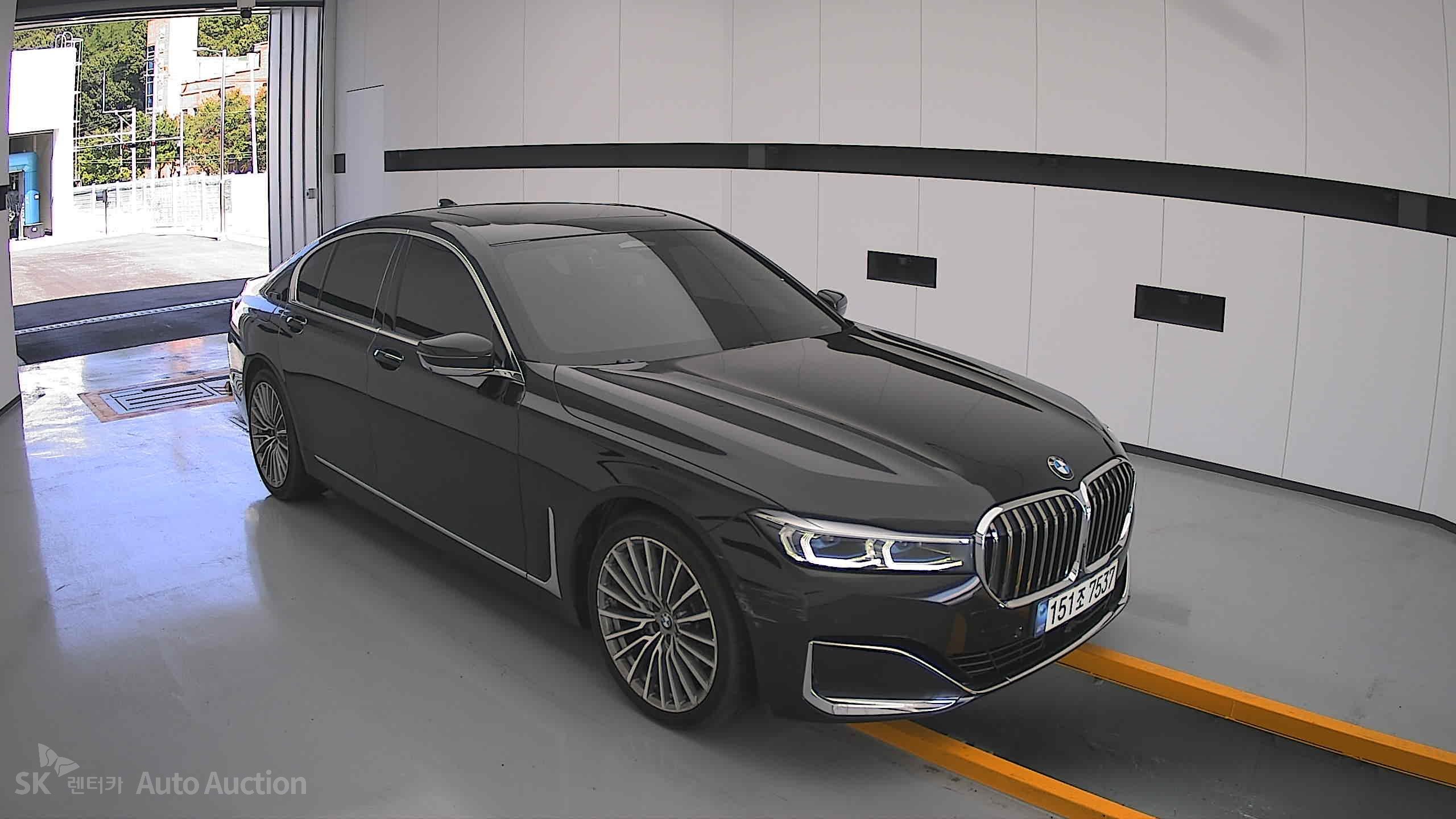 Bmw 7 Series 2022 — صورة 21