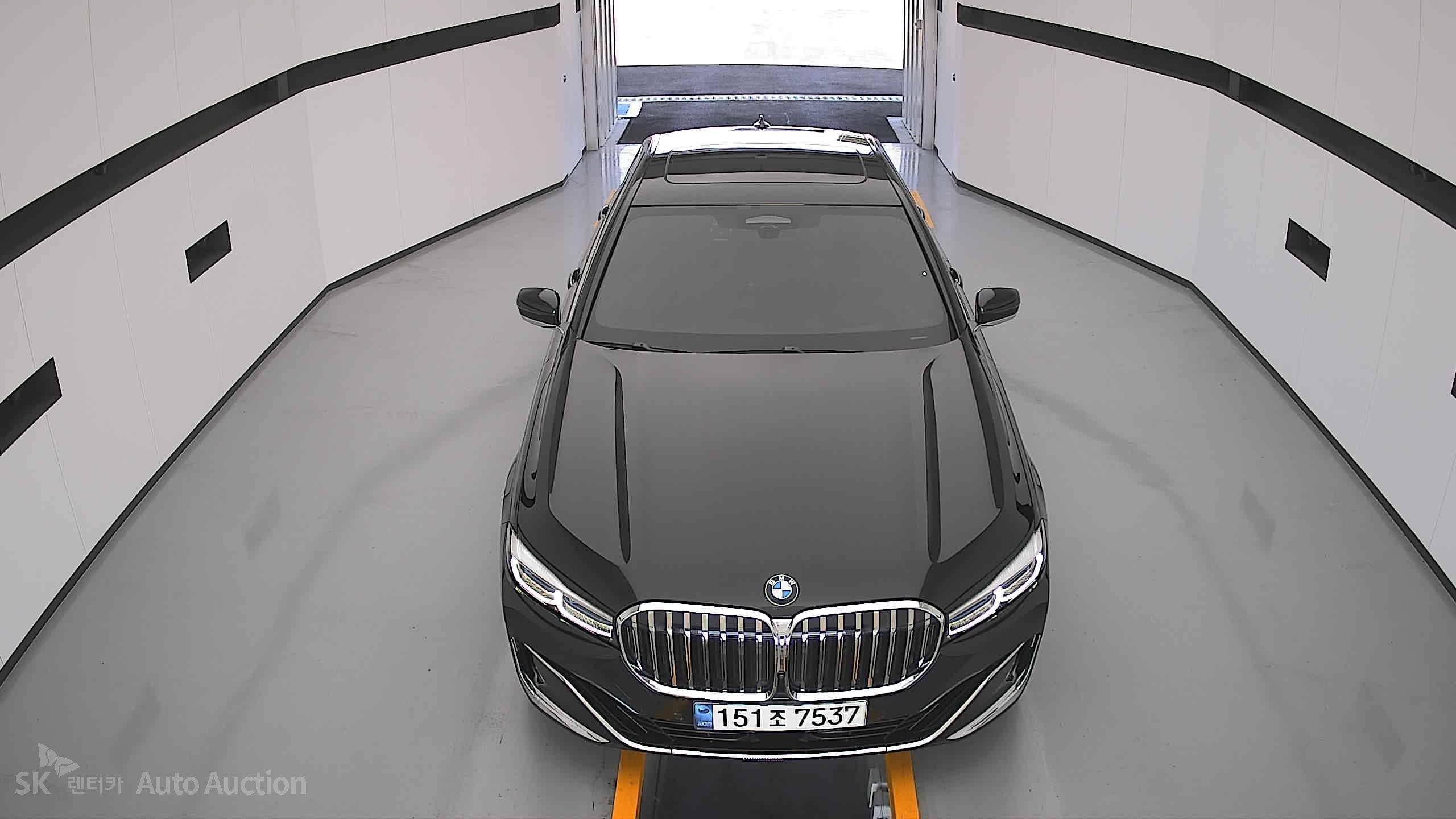 Bmw 7 Series 2022 — صورة 24