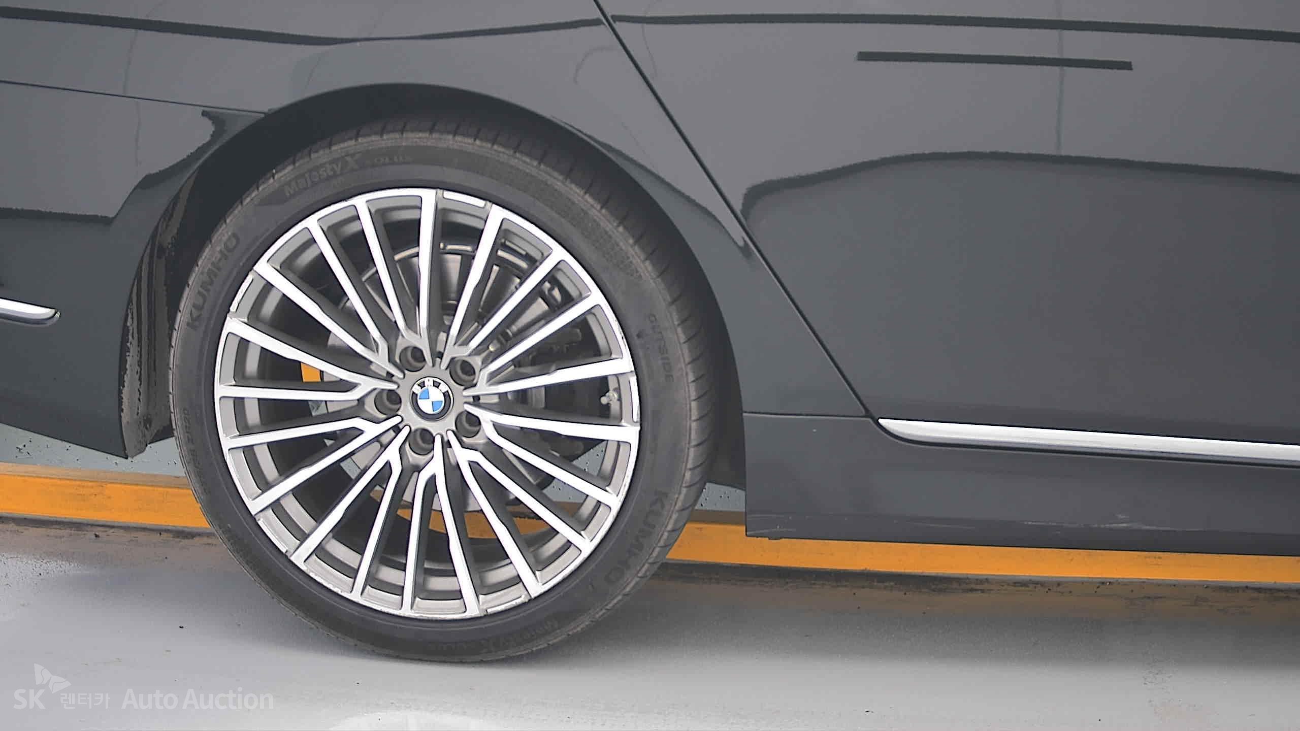 Bmw 7 Series 2022 — صورة 27