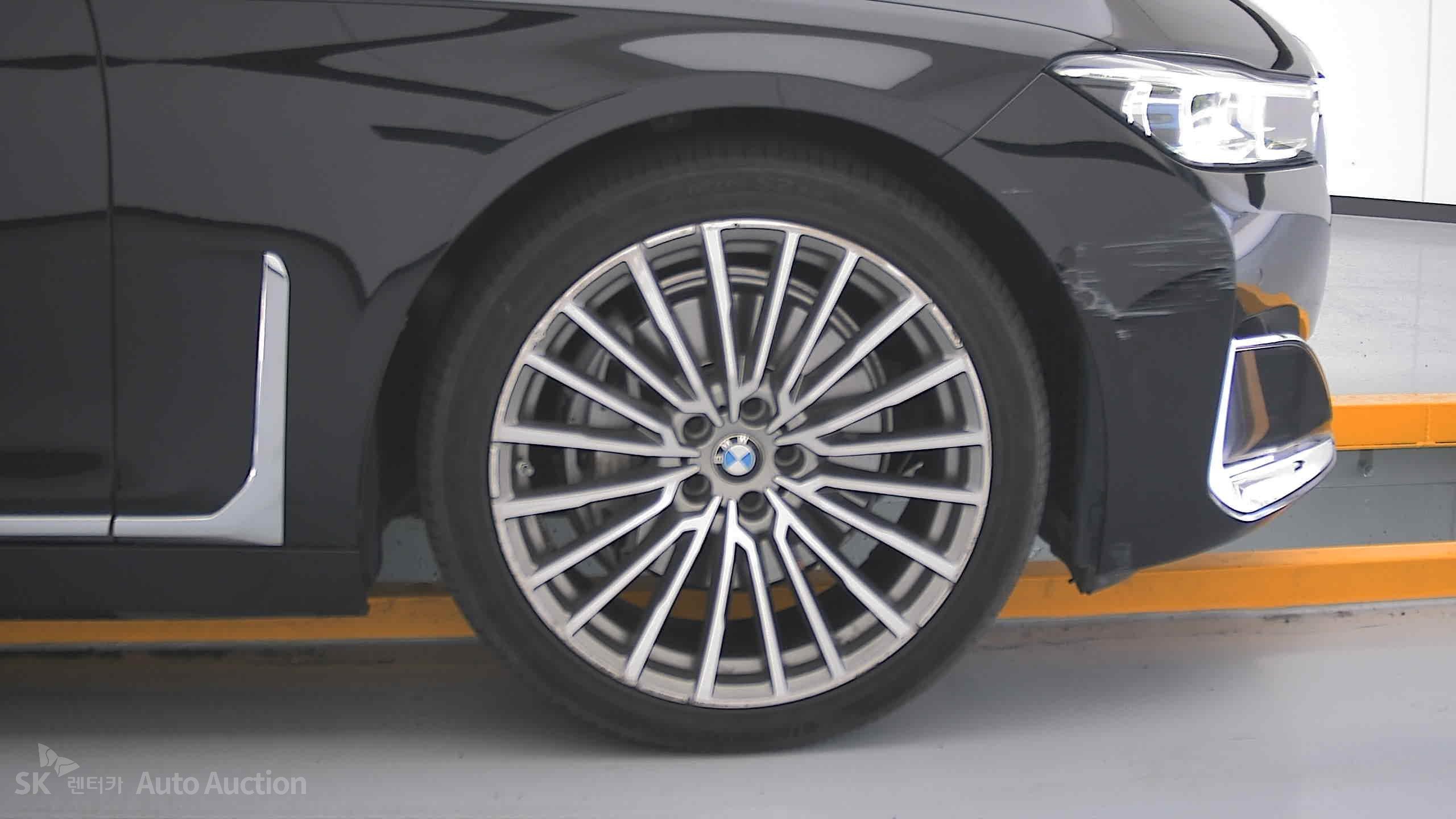 Bmw 7 Series 2022 — صورة 28