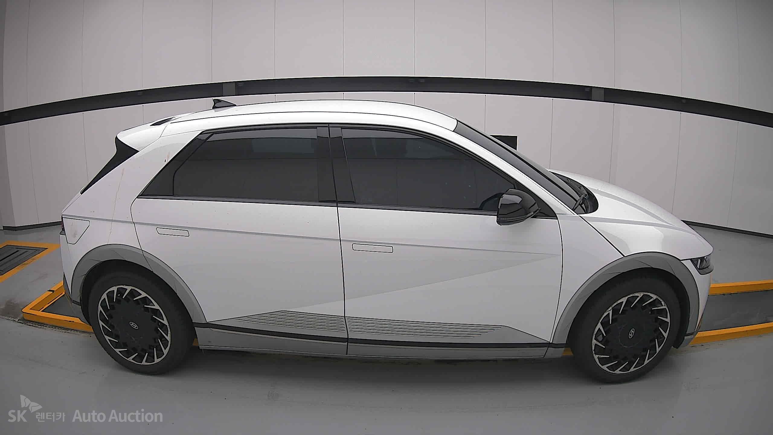 هيونداي Ioniq 2022 — صورة 19