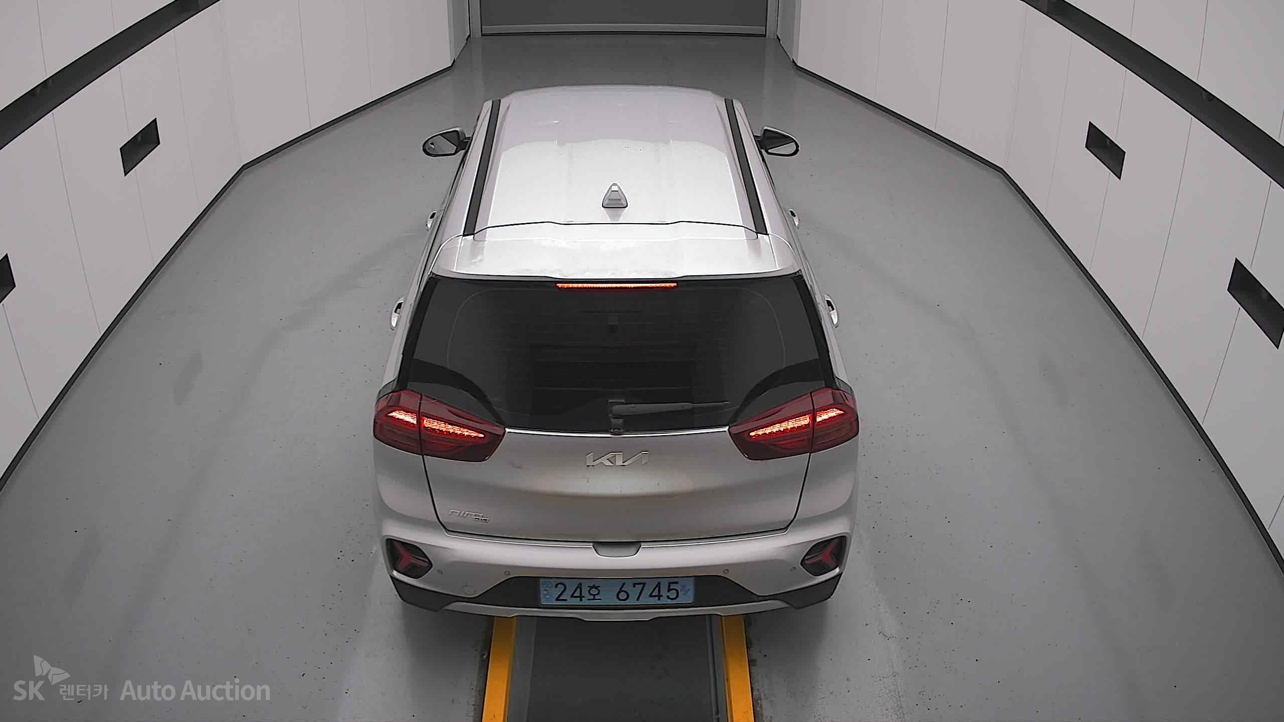 كيا Niro 2023 — صورة 23