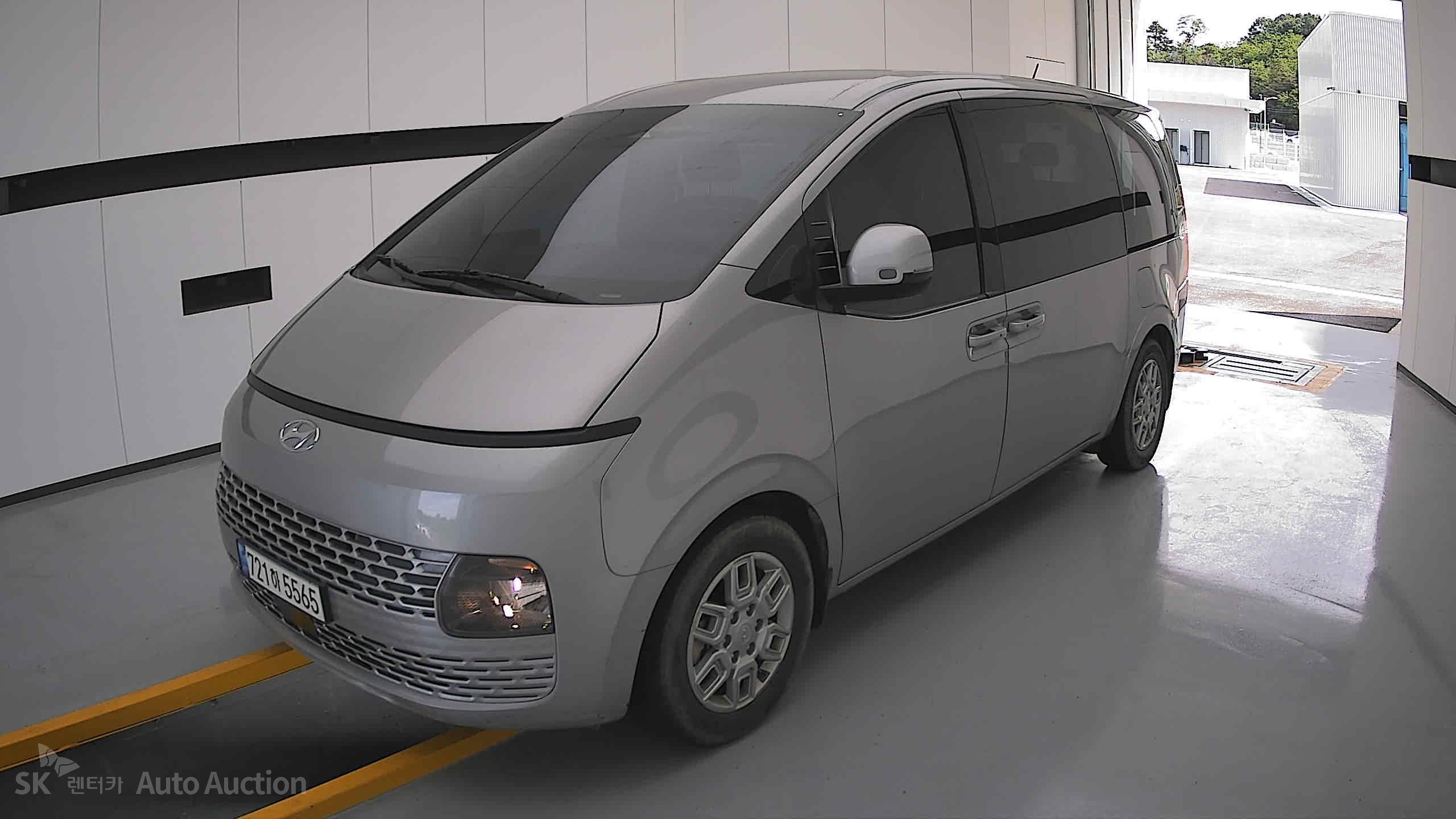 هيونداي Staria 2023 — صورة 11