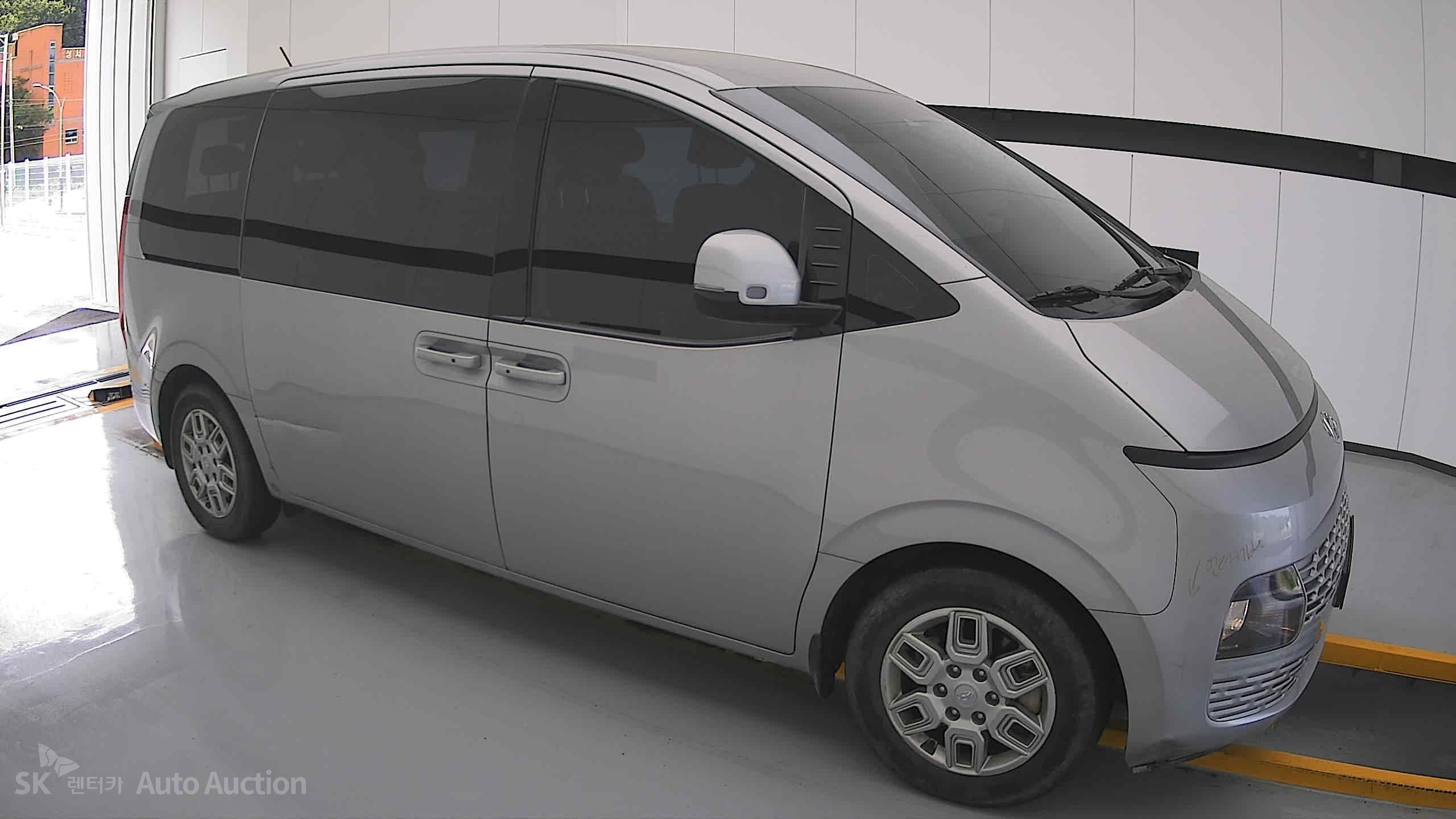 هيونداي Staria 2023 — صورة 20