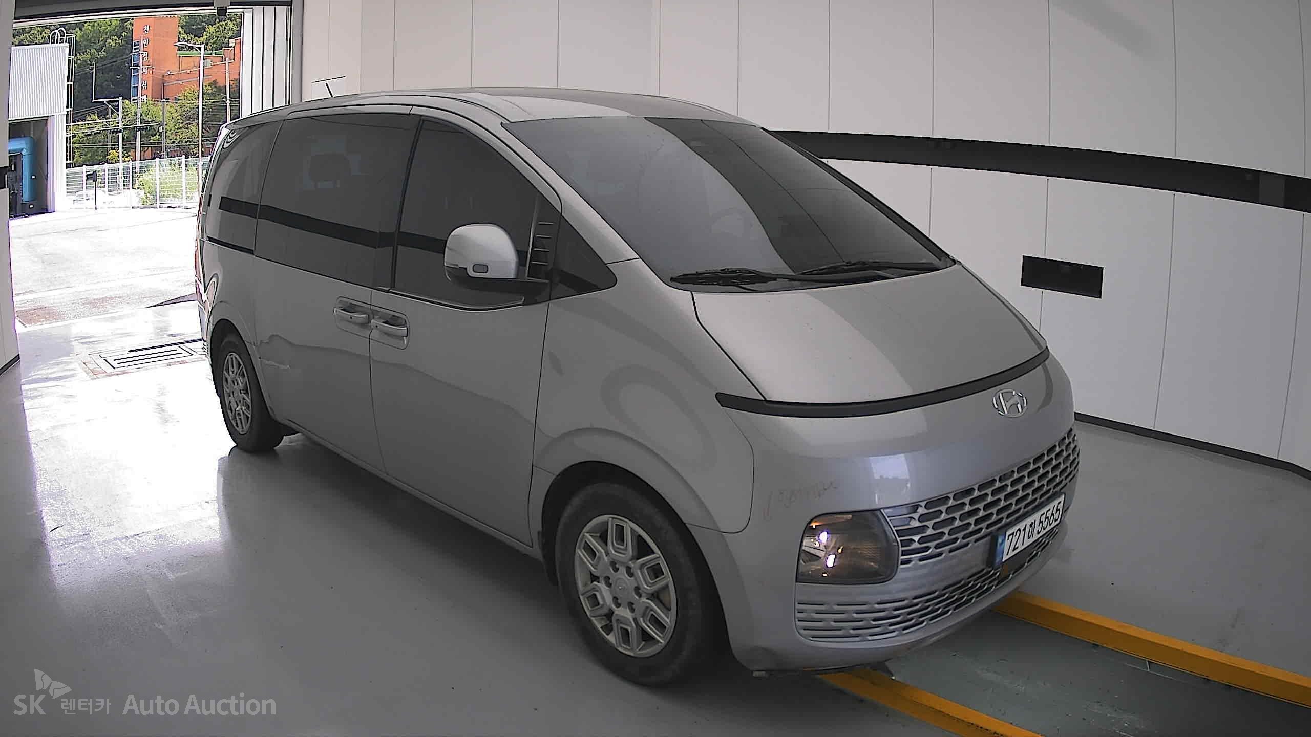 هيونداي Staria 2023 — صورة 21