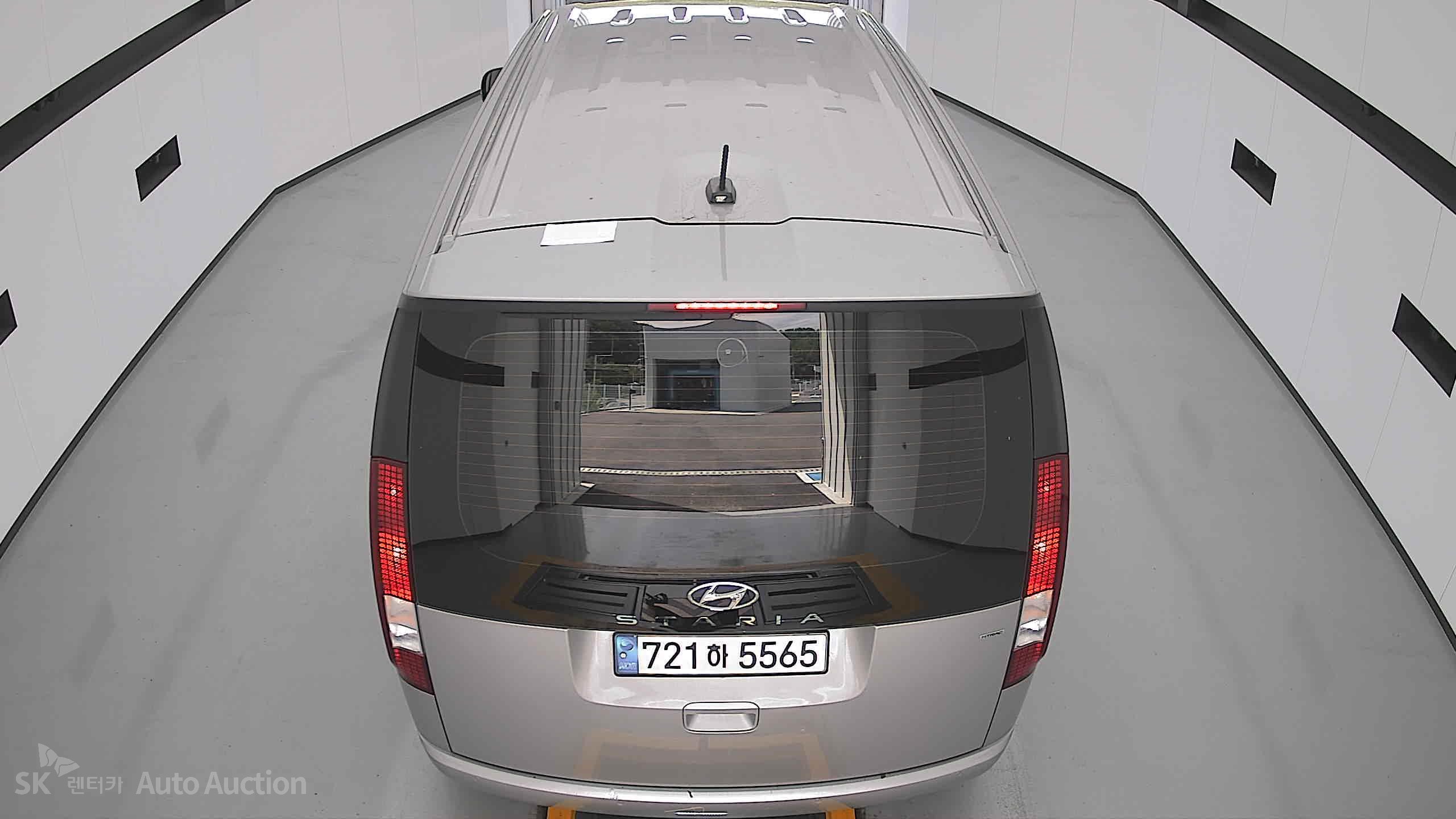 هيونداي Staria 2023 — صورة 23