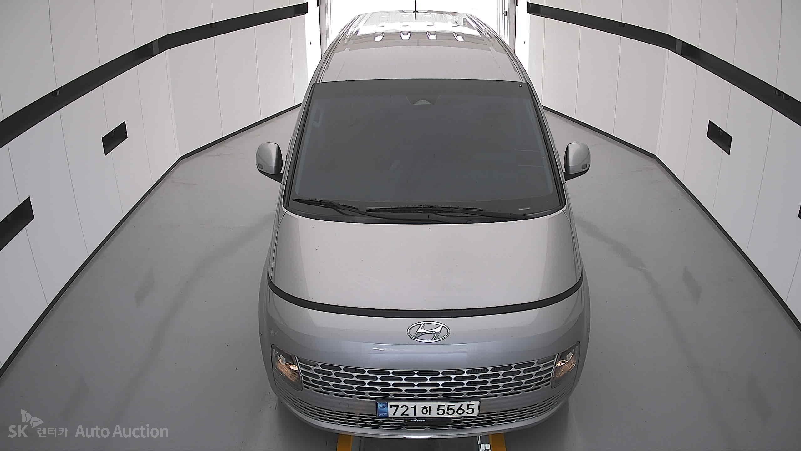 هيونداي Staria 2023 — صورة 24