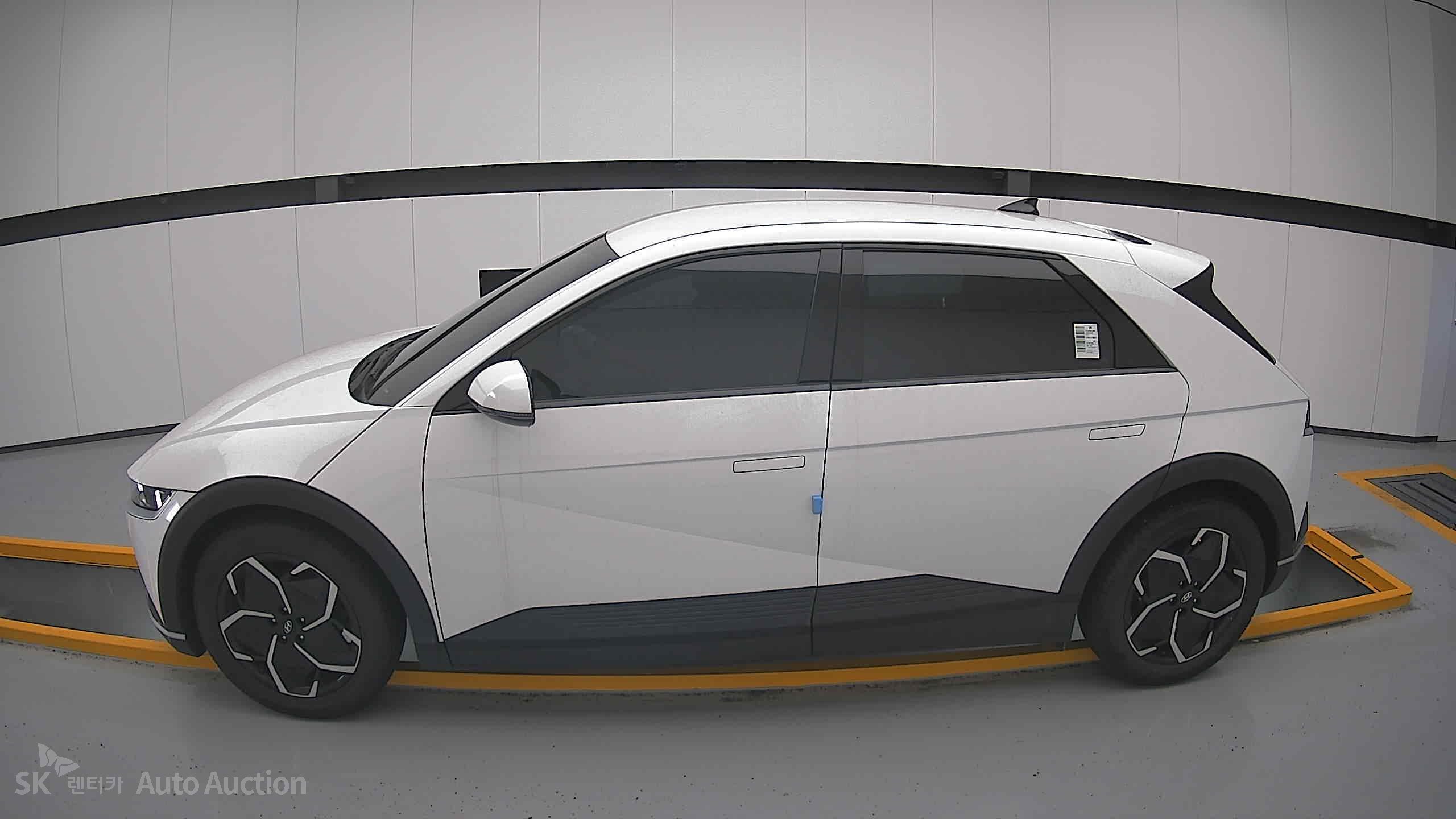 هيونداي Ioniq 2022 — صورة 13