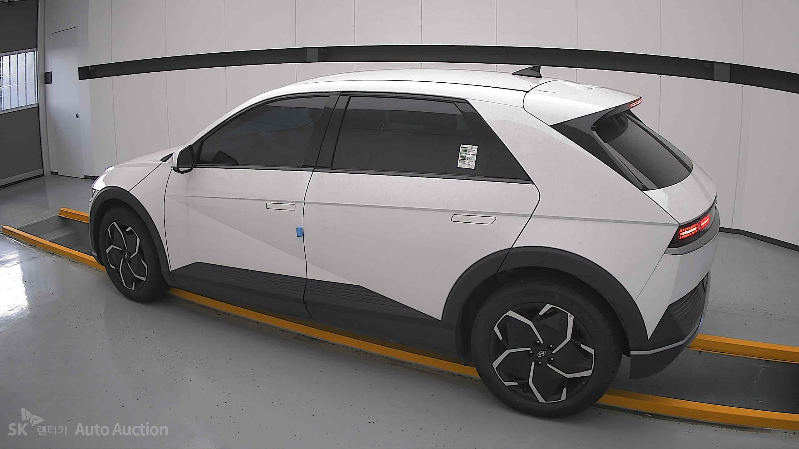 هيونداي Ioniq 2022 — صورة 14
