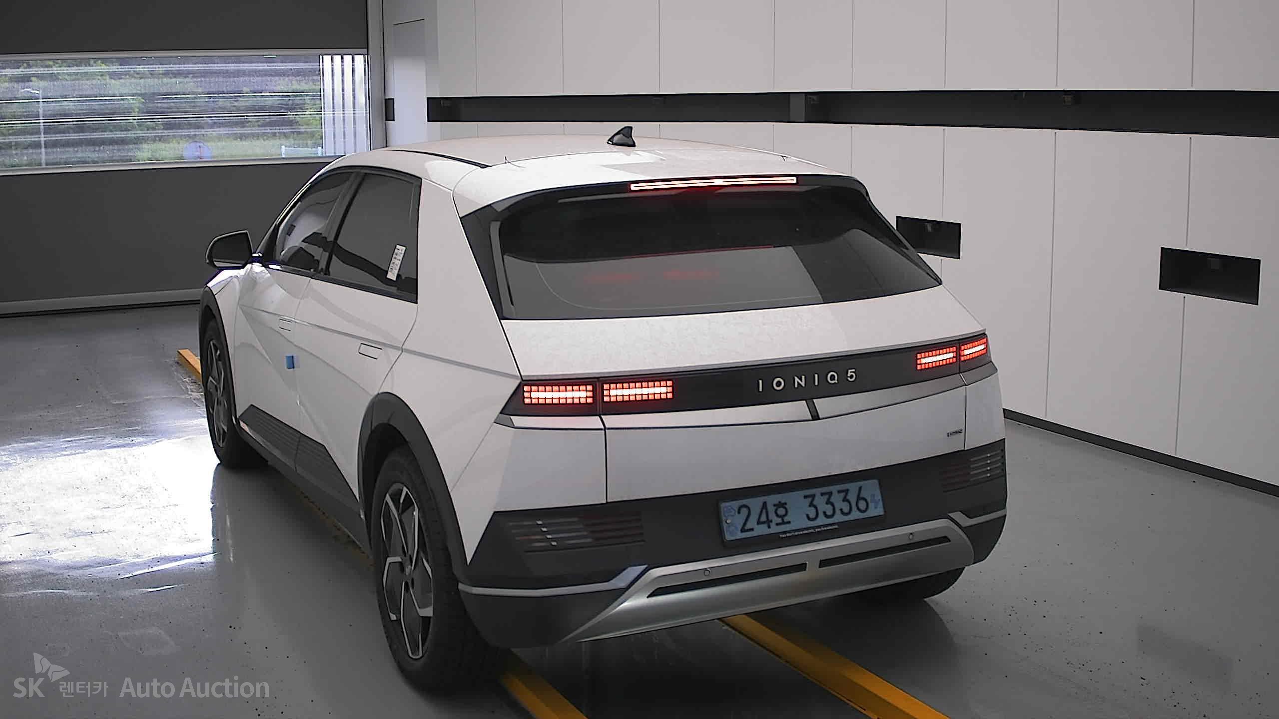 هيونداي Ioniq 2022 — صورة 15