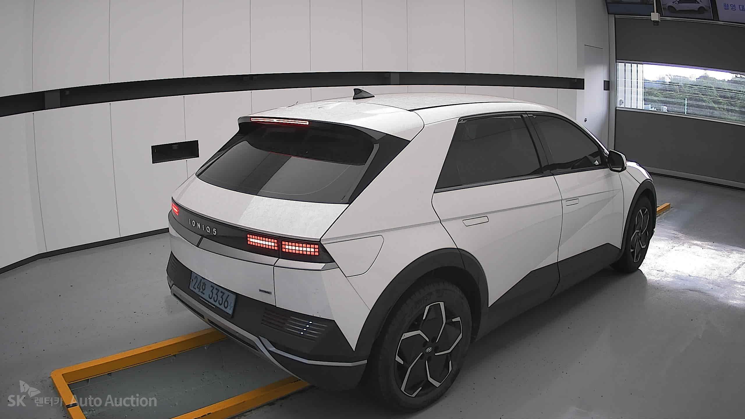 هيونداي Ioniq 2022 — صورة 17