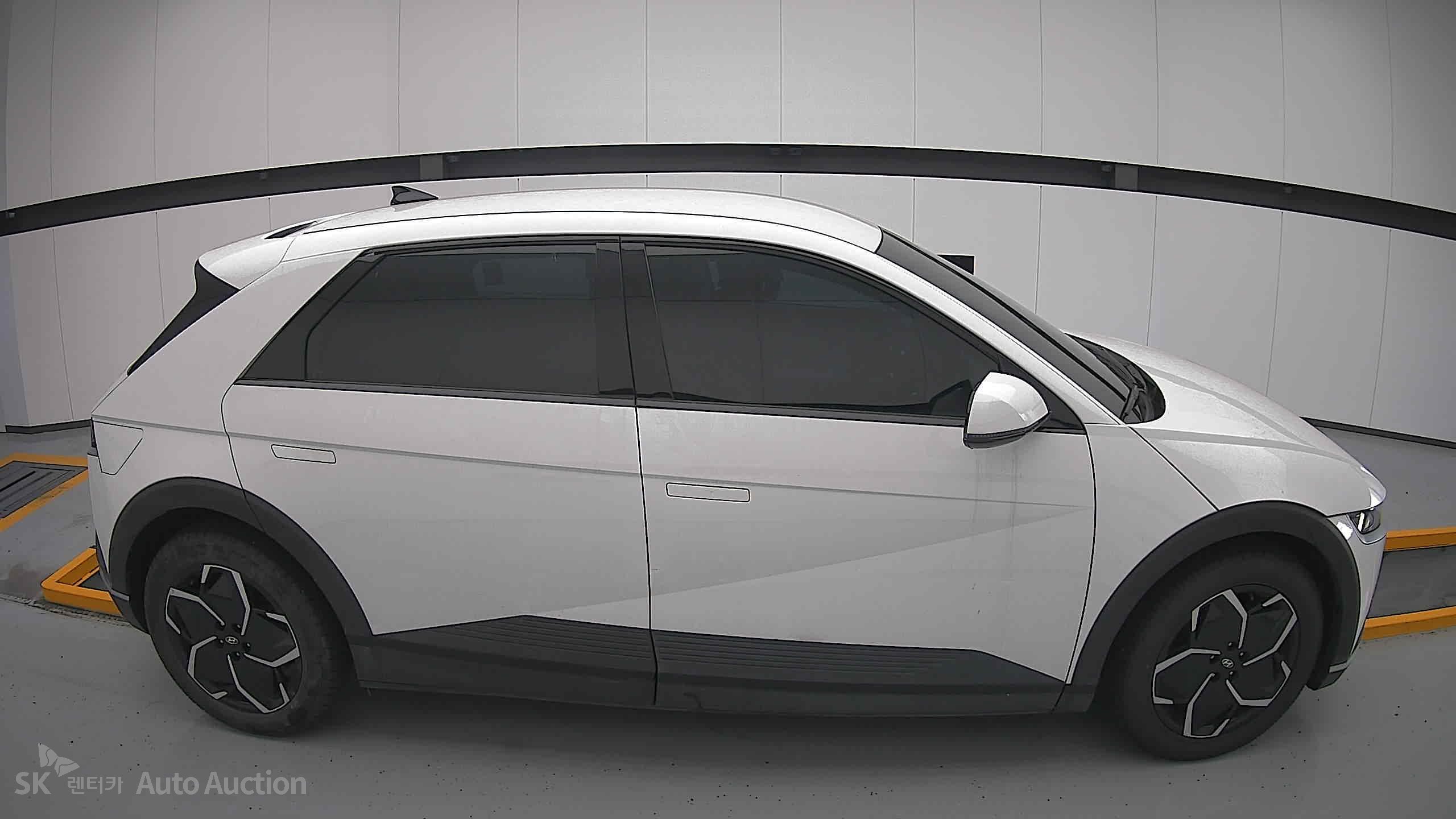 هيونداي Ioniq 2022 — صورة 19