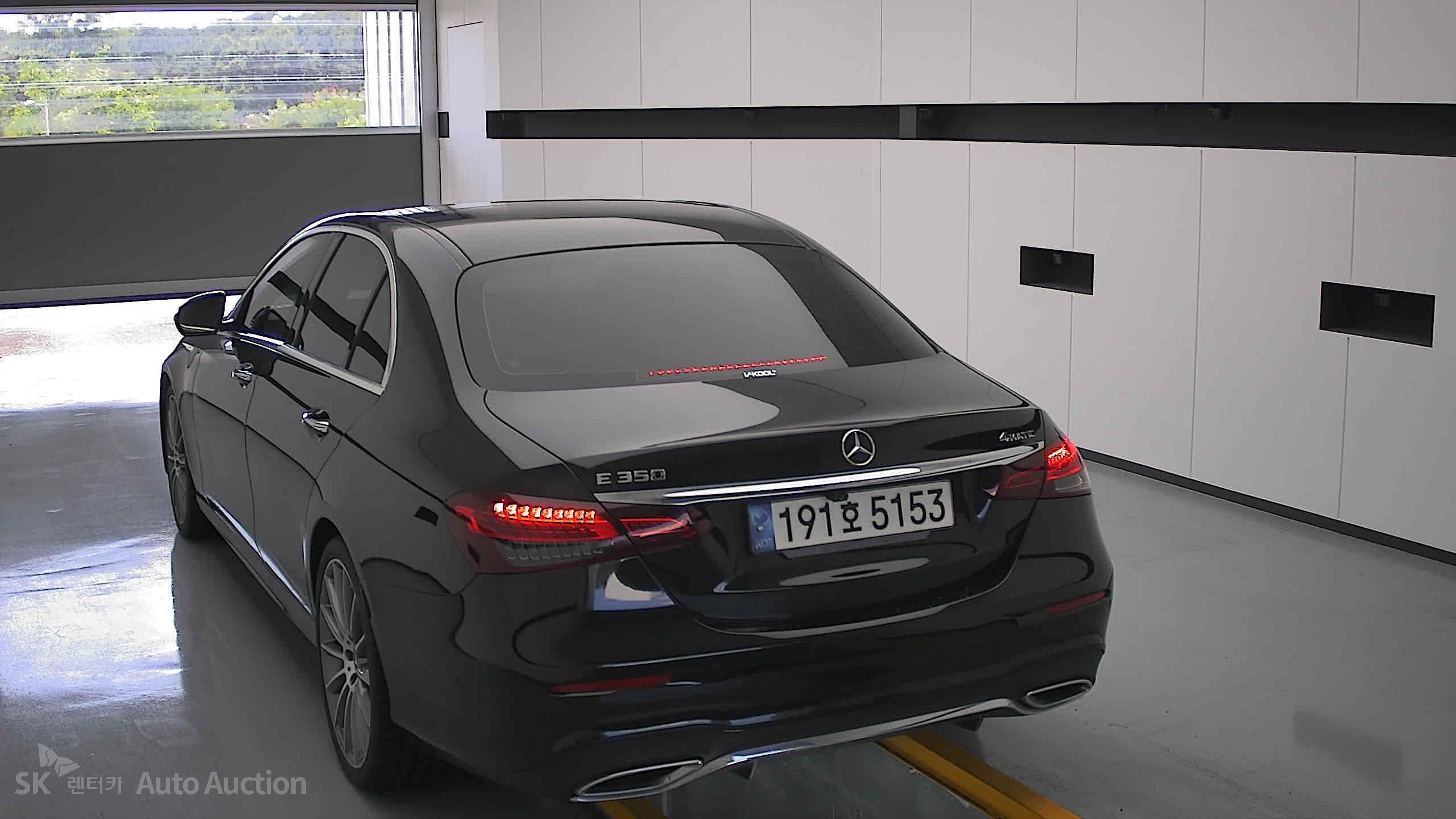 Mercedes-Benz E350 2022 — صورة 15