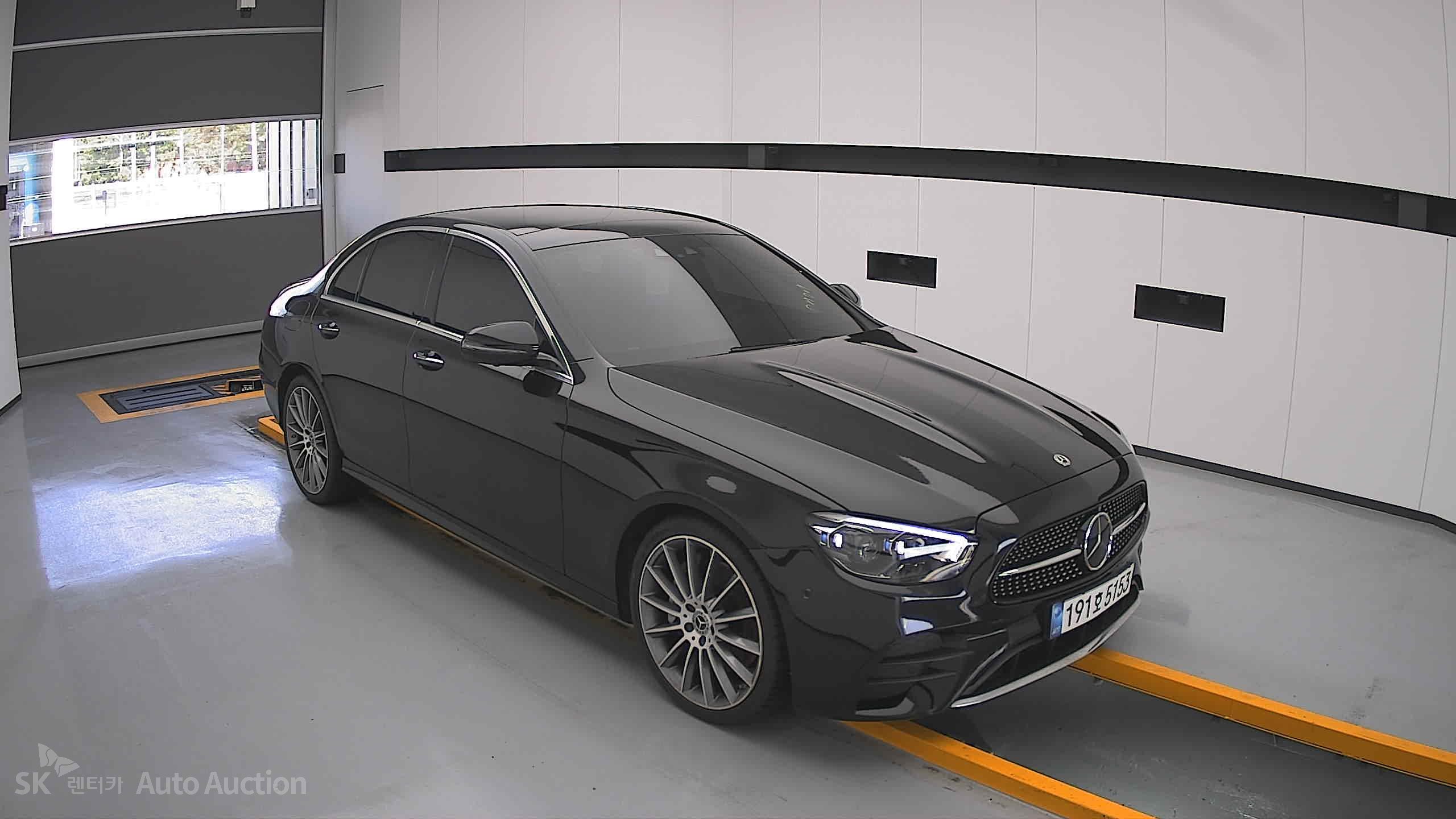 Mercedes-Benz E350 2022 — صورة 21