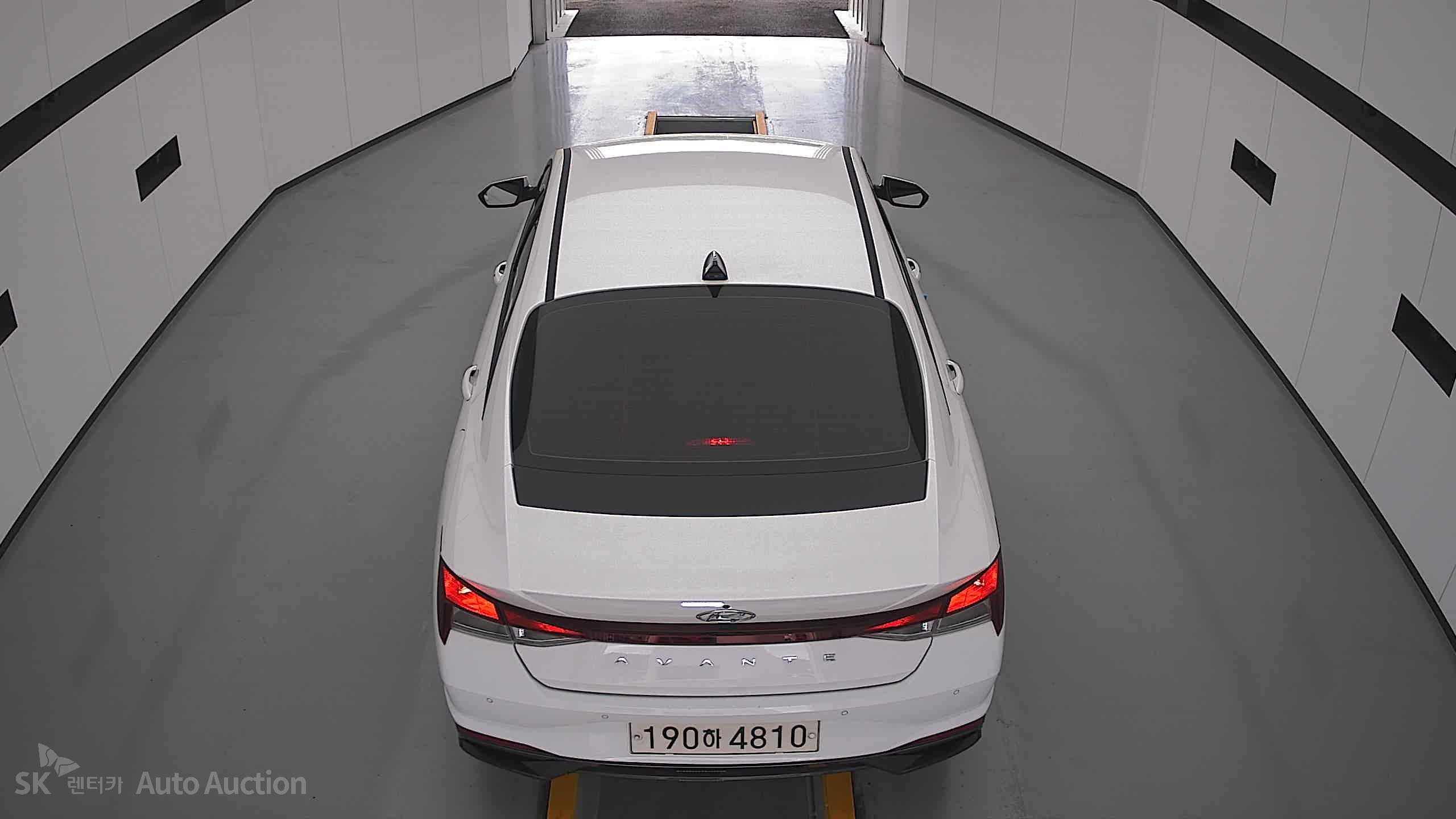 هيونداي أفانتي 2023 — صورة 23