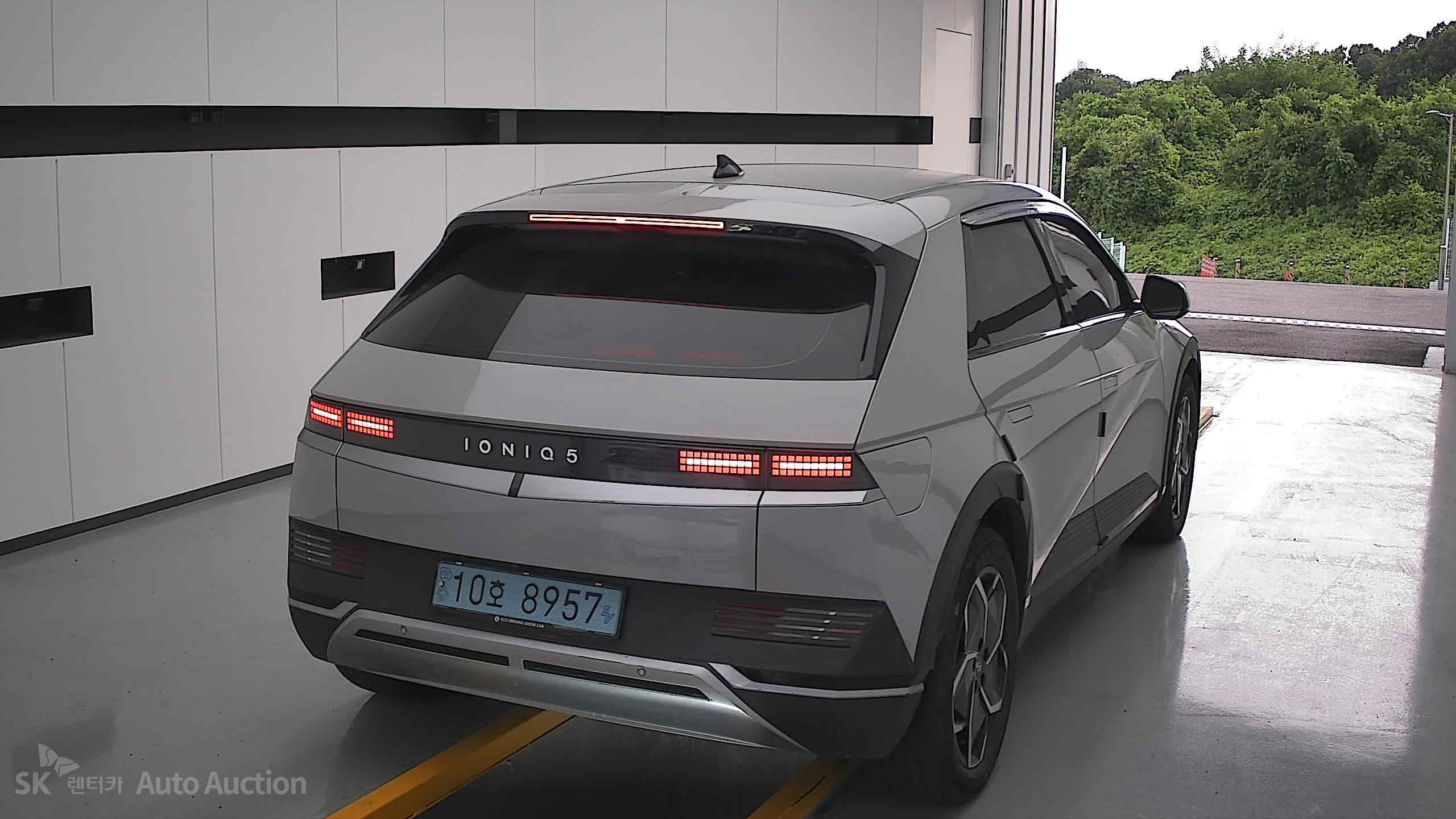 هيونداي Ioniq 2022 — صورة 16