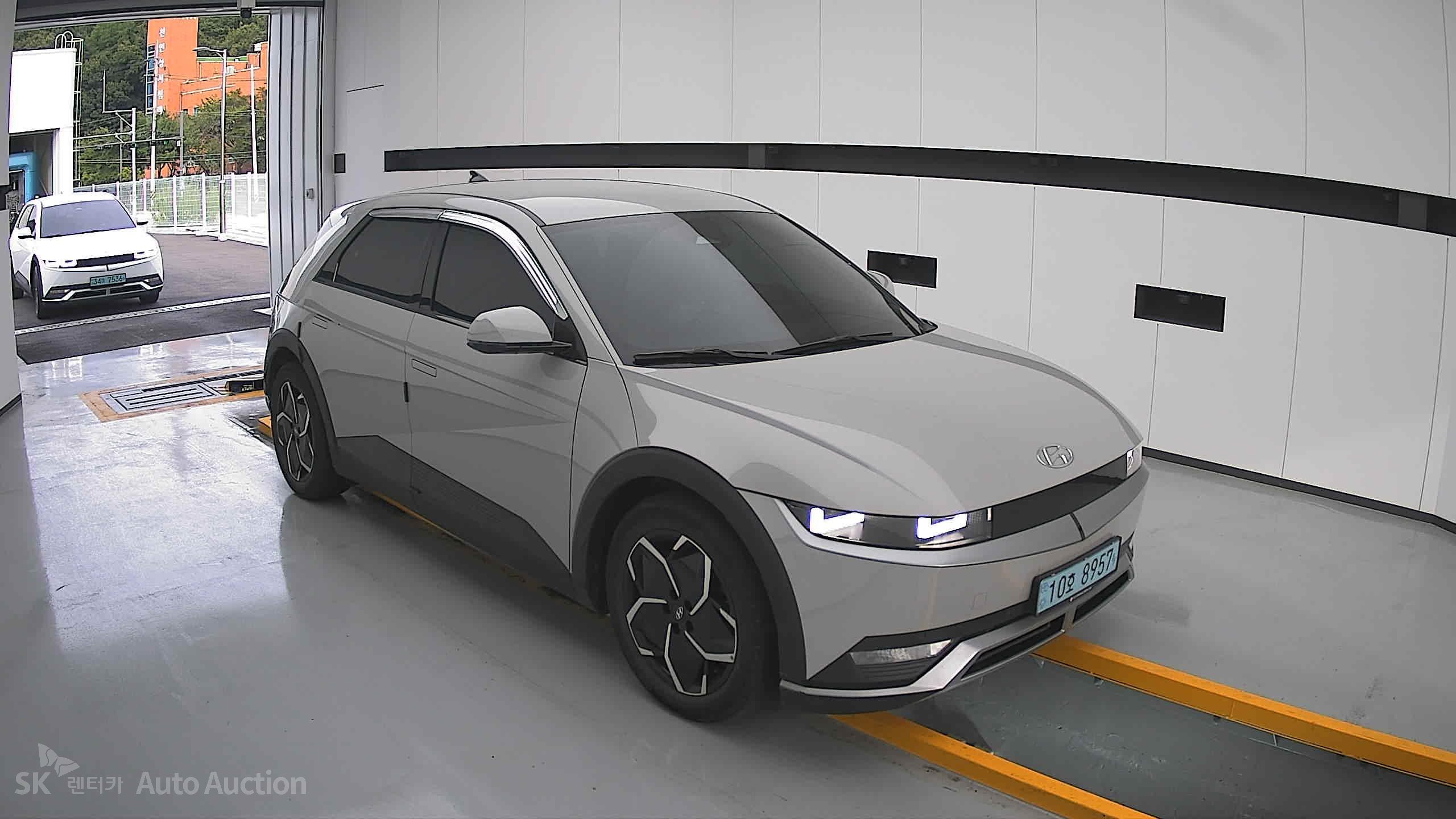 هيونداي Ioniq 2022 — صورة 21