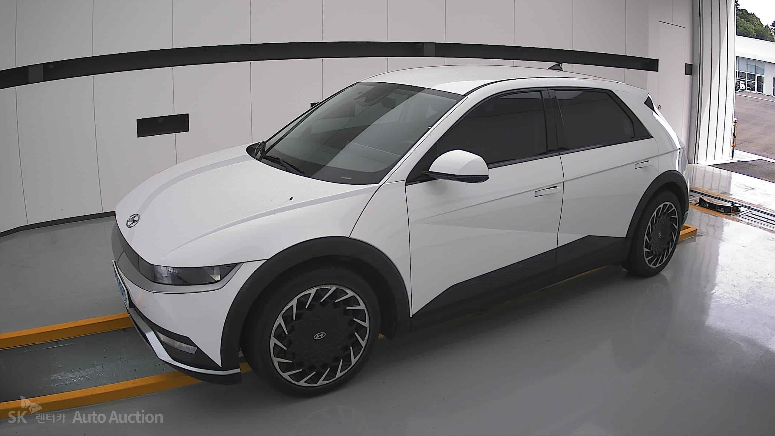 هيونداي Ioniq 2023 — صورة 12