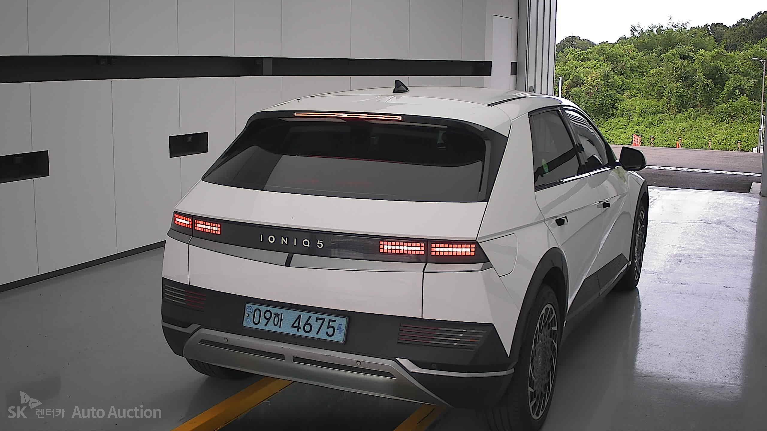 هيونداي Ioniq 2023 — صورة 16
