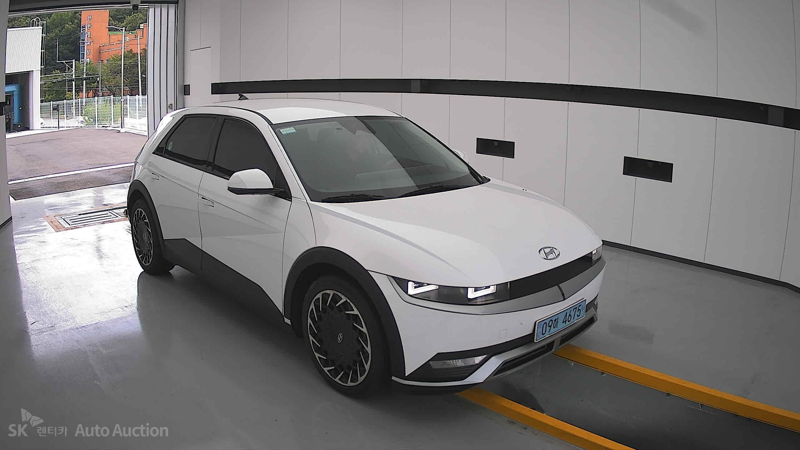 هيونداي Ioniq 2023 — صورة 21