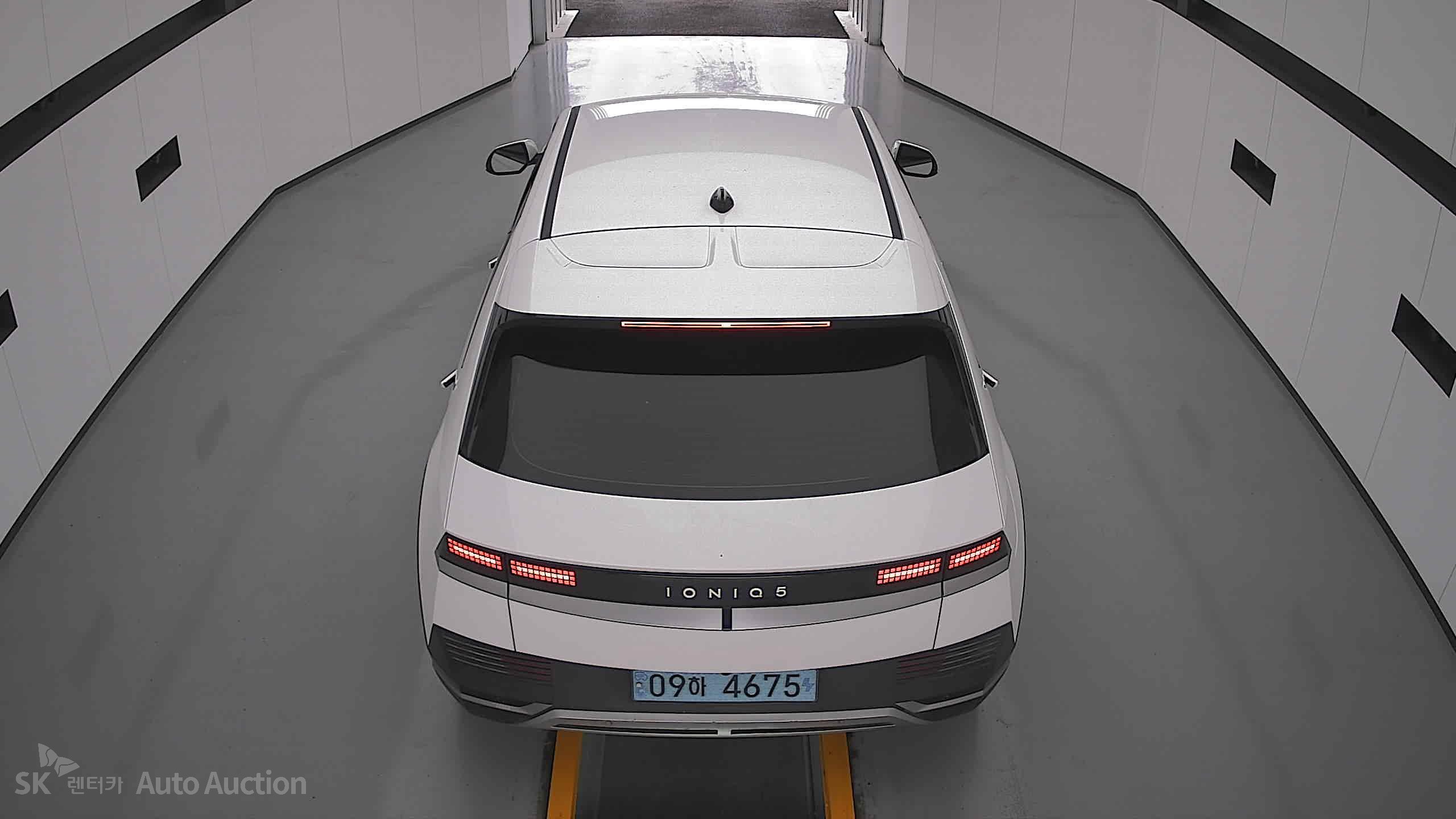 هيونداي Ioniq 2023 — صورة 23