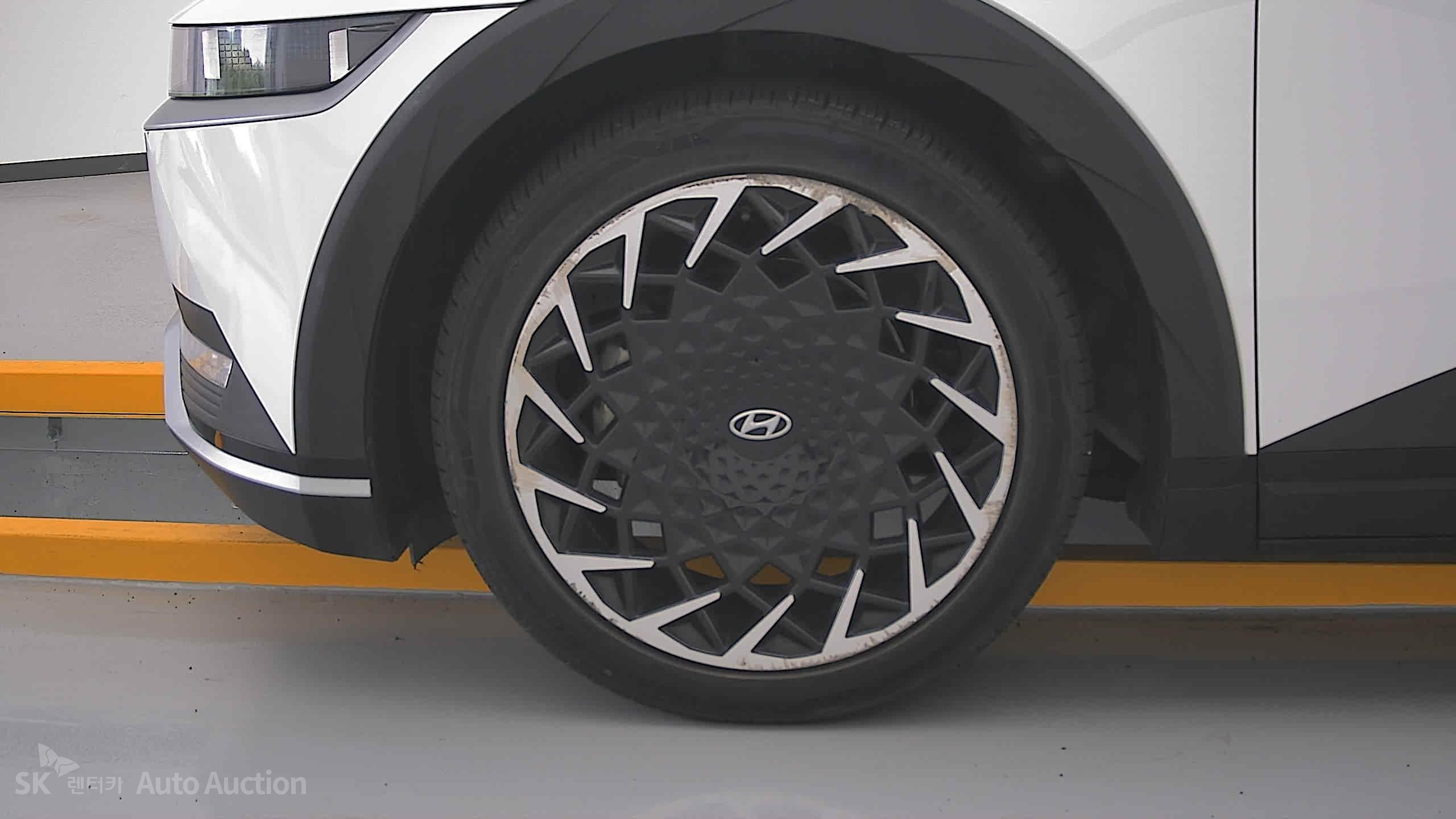 هيونداي Ioniq 2023 — صورة 25