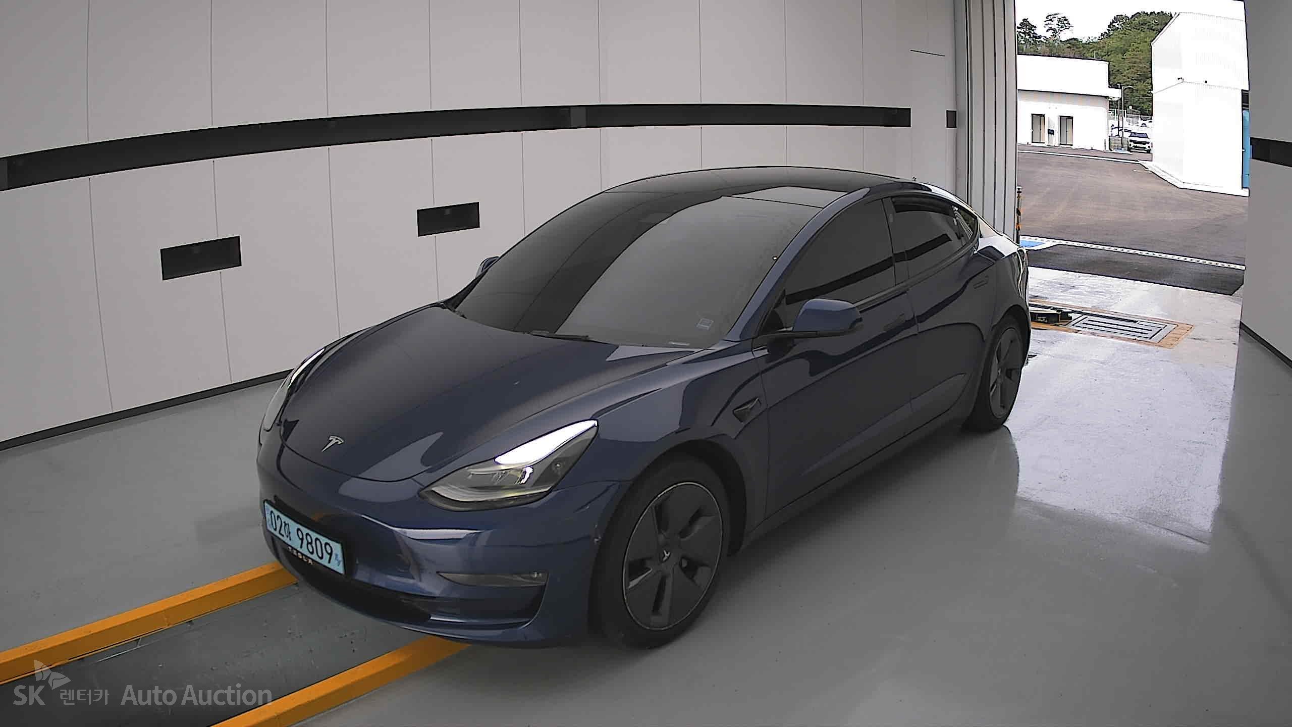 Tesla Model 3 2022 — صورة 11