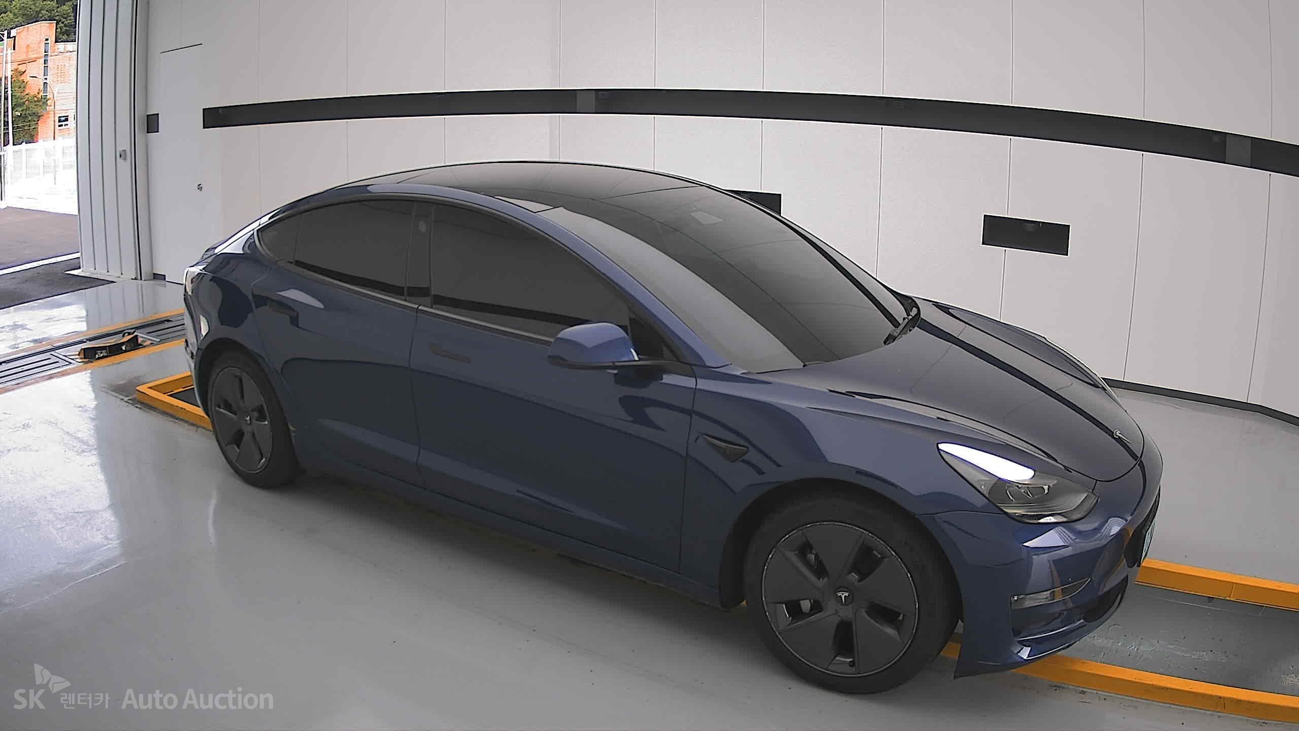 Tesla Model 3 2022 — صورة 20
