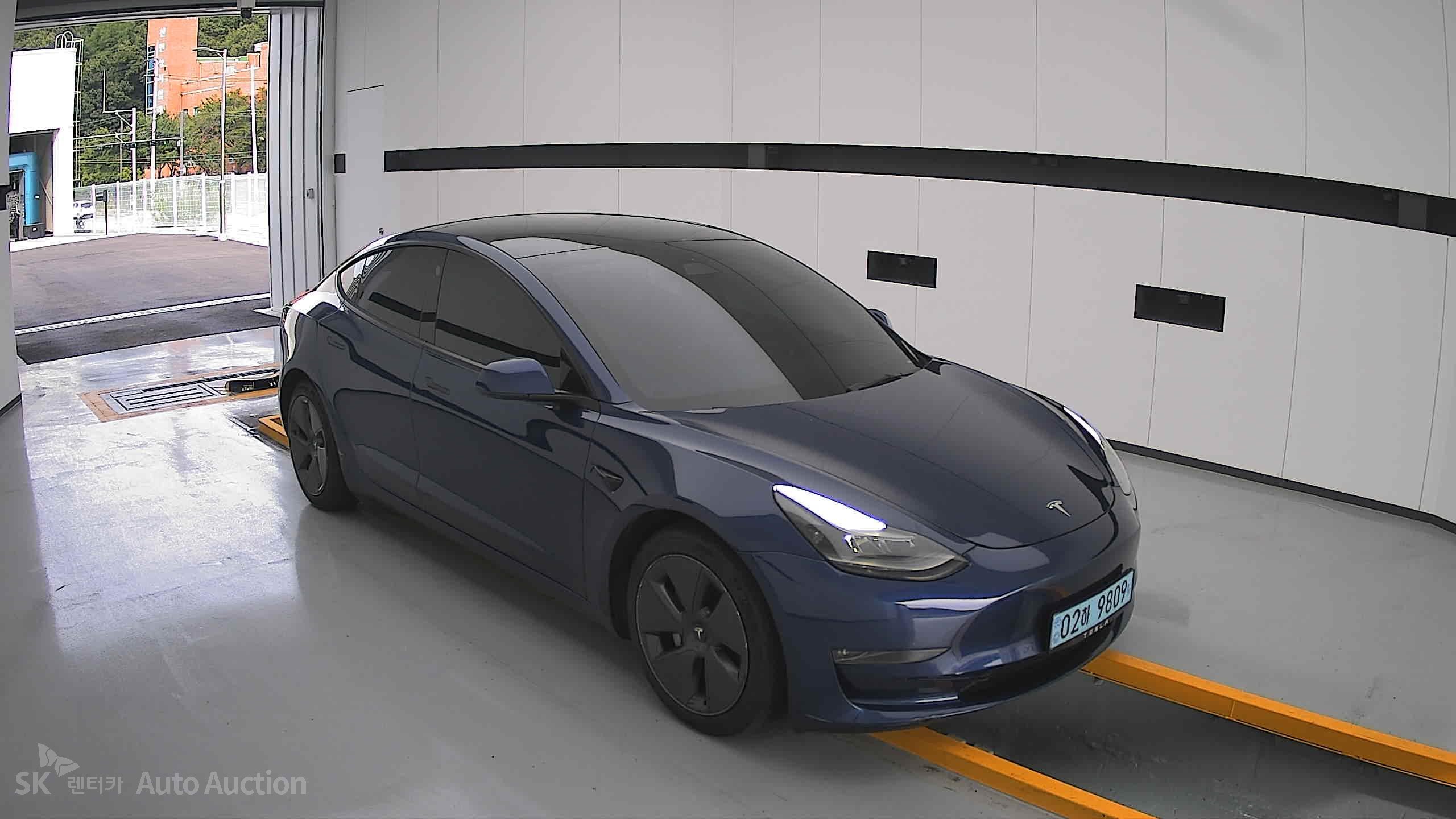 Tesla Model 3 2022 — صورة 21