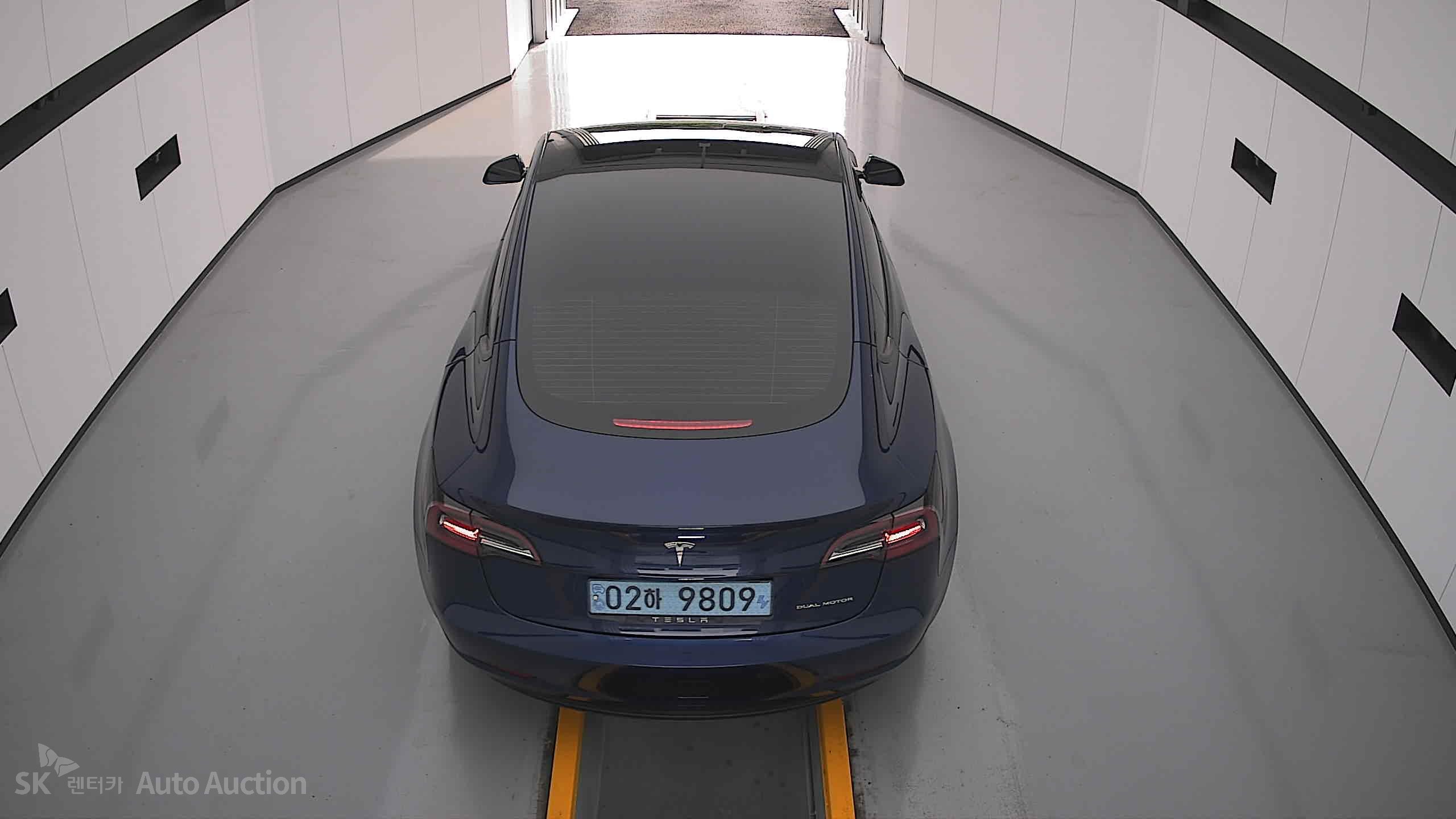 Tesla Model 3 2022 — صورة 23