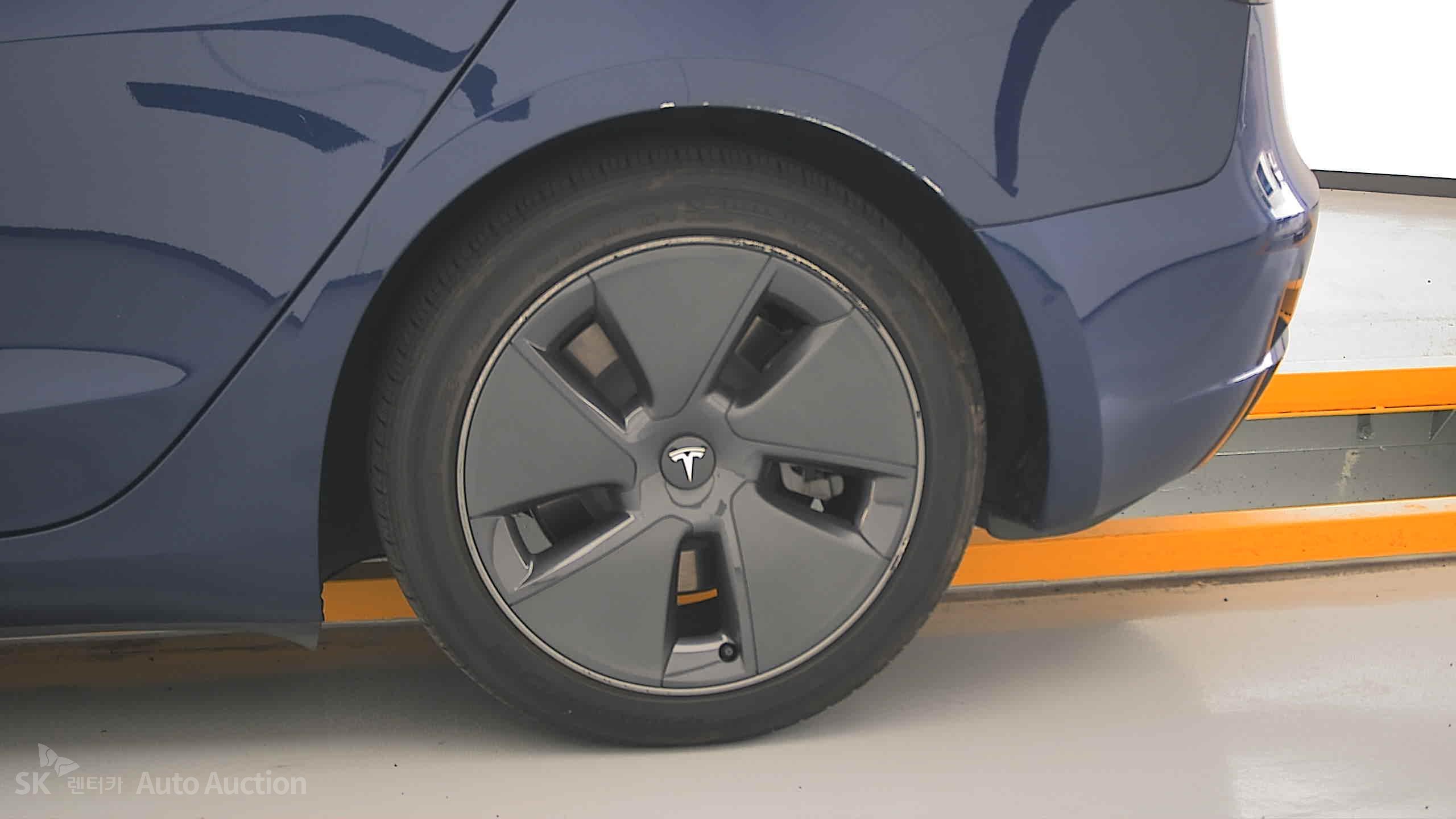 Tesla Model 3 2022 — صورة 26