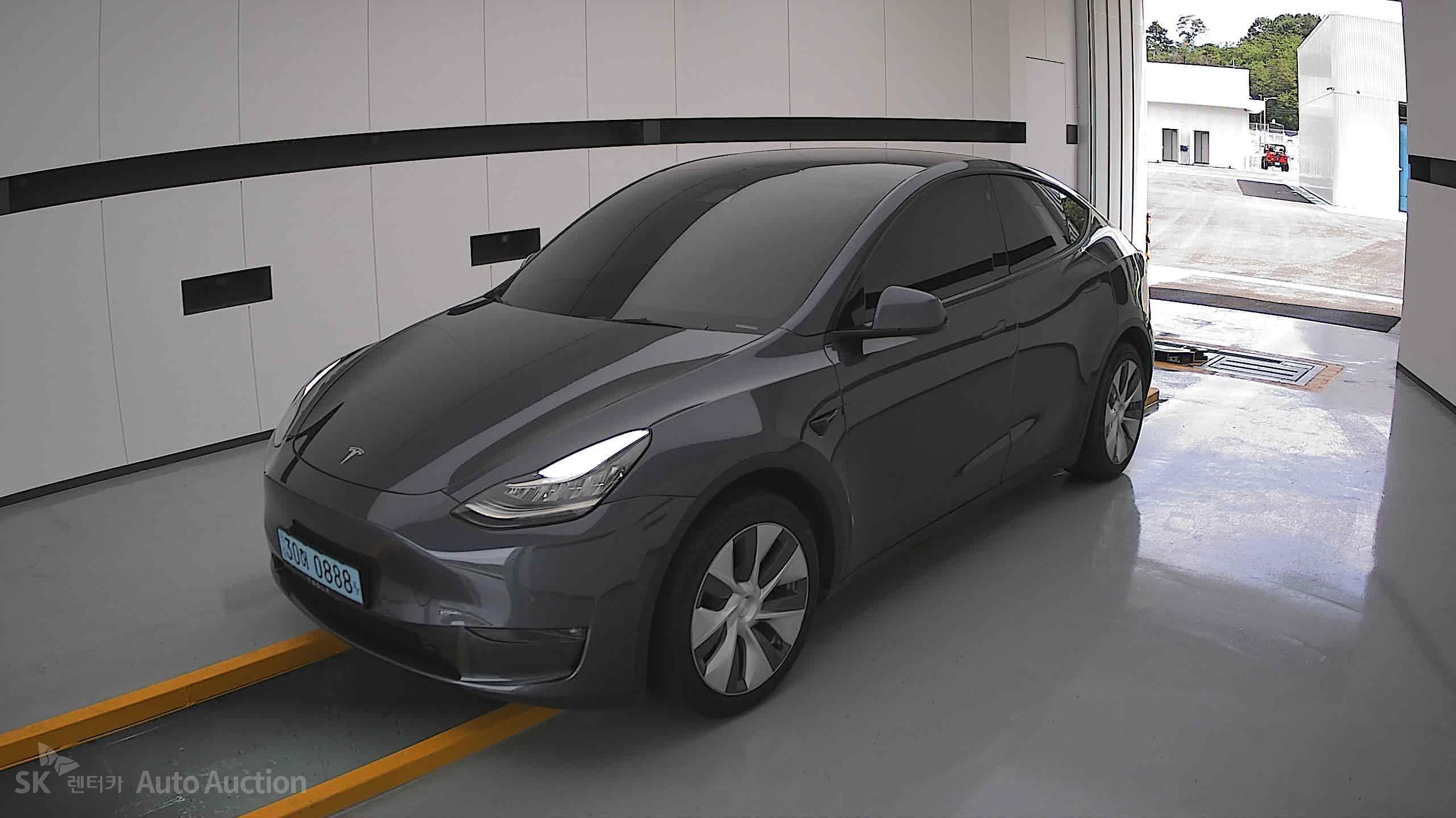 Tesla Model Y 2022 — صورة 11