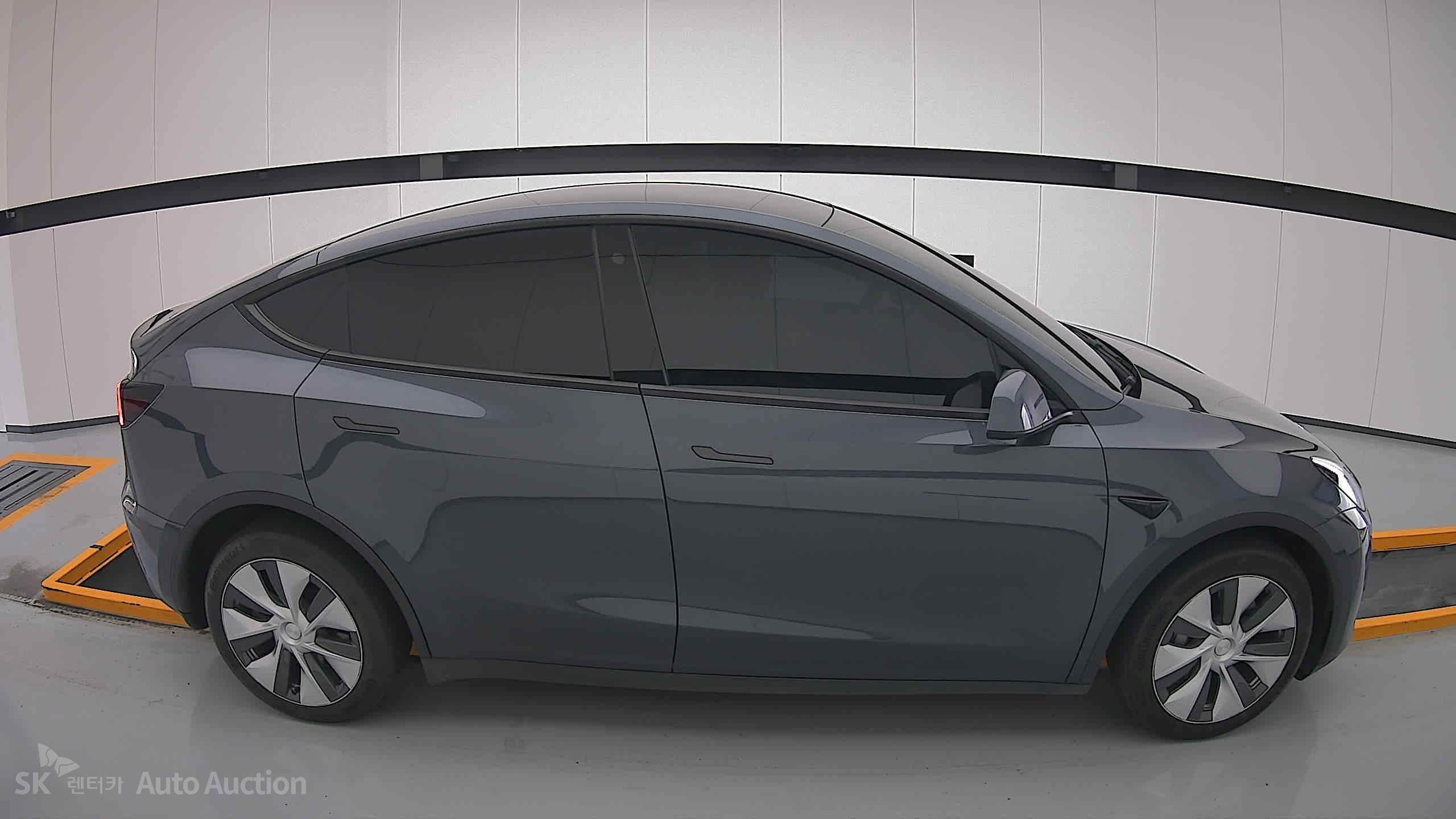 Tesla Model Y 2022 — صورة 19