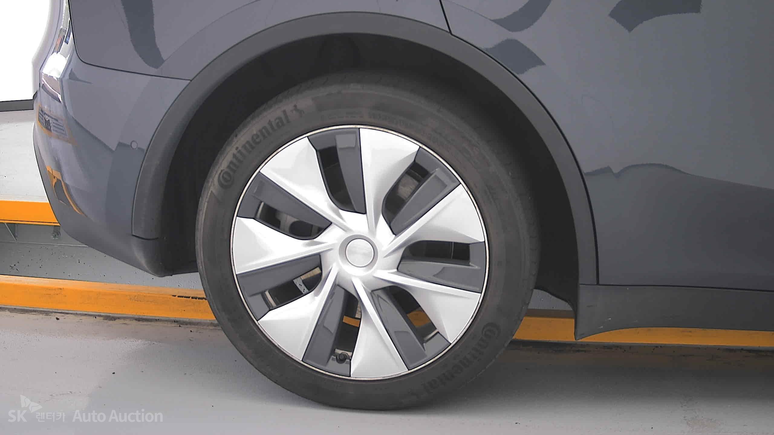 Tesla Model Y 2022 — صورة 27