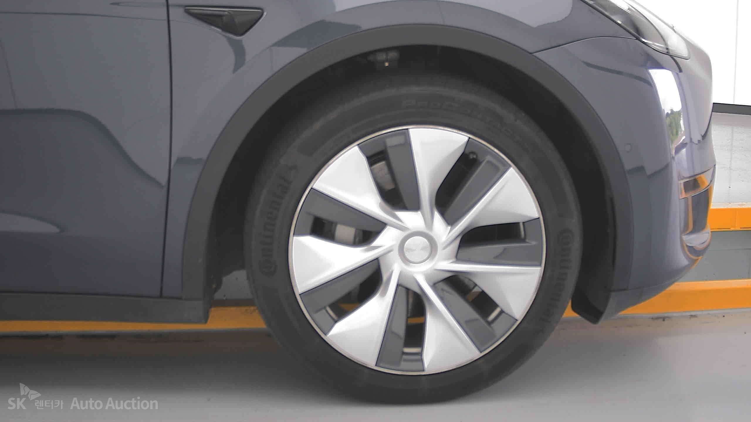 Tesla Model Y 2022 — صورة 28